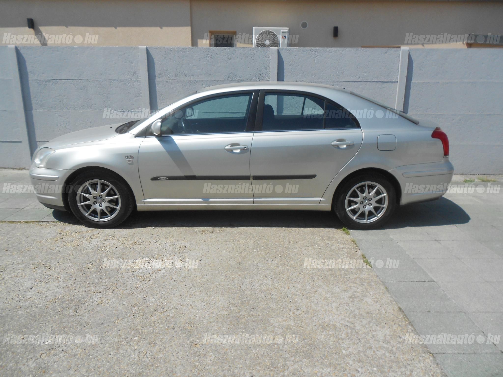 TOYOTA AVENSIS 2006/6 - 1