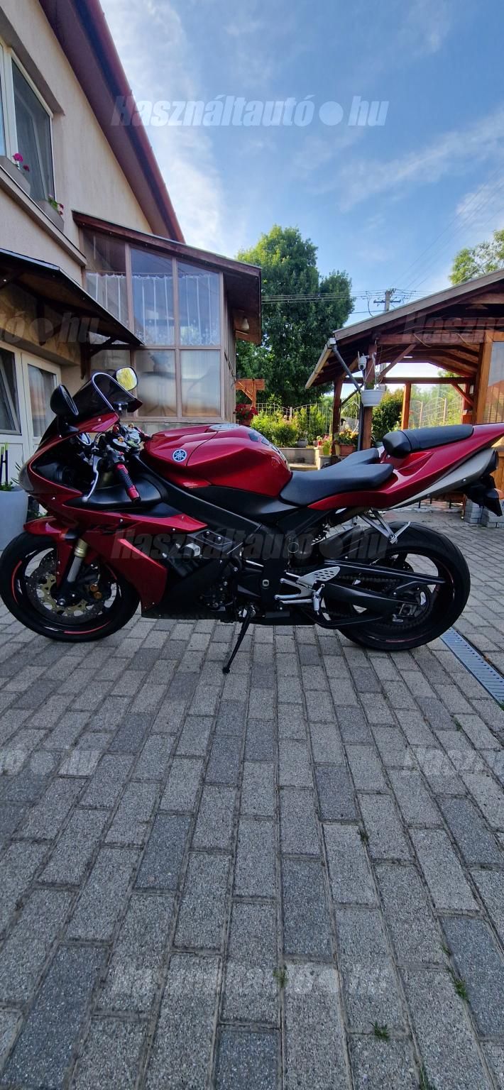 YAMAHA YZF R1 2004/9 - 1