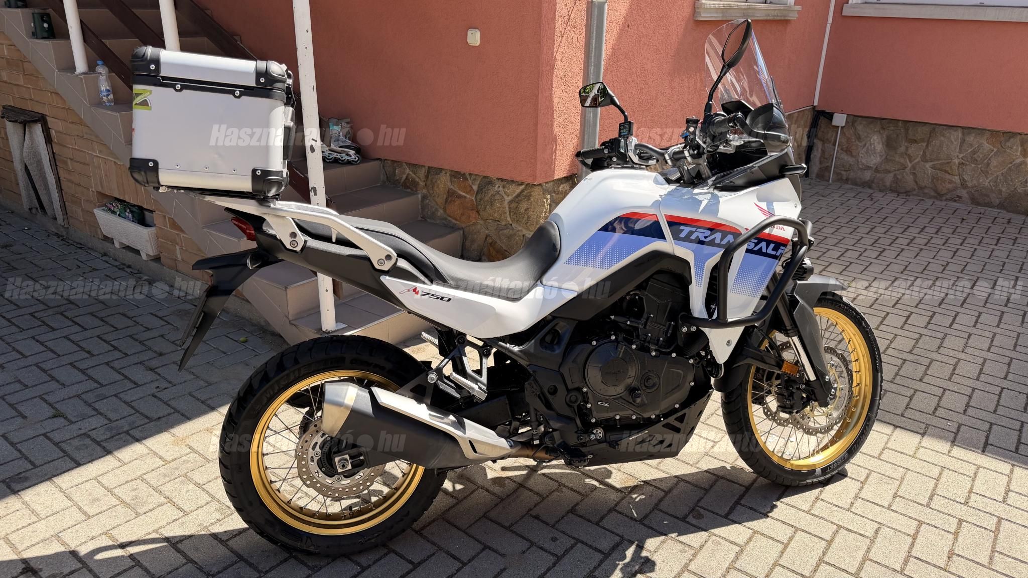 HONDA XL 2023/7 - 1