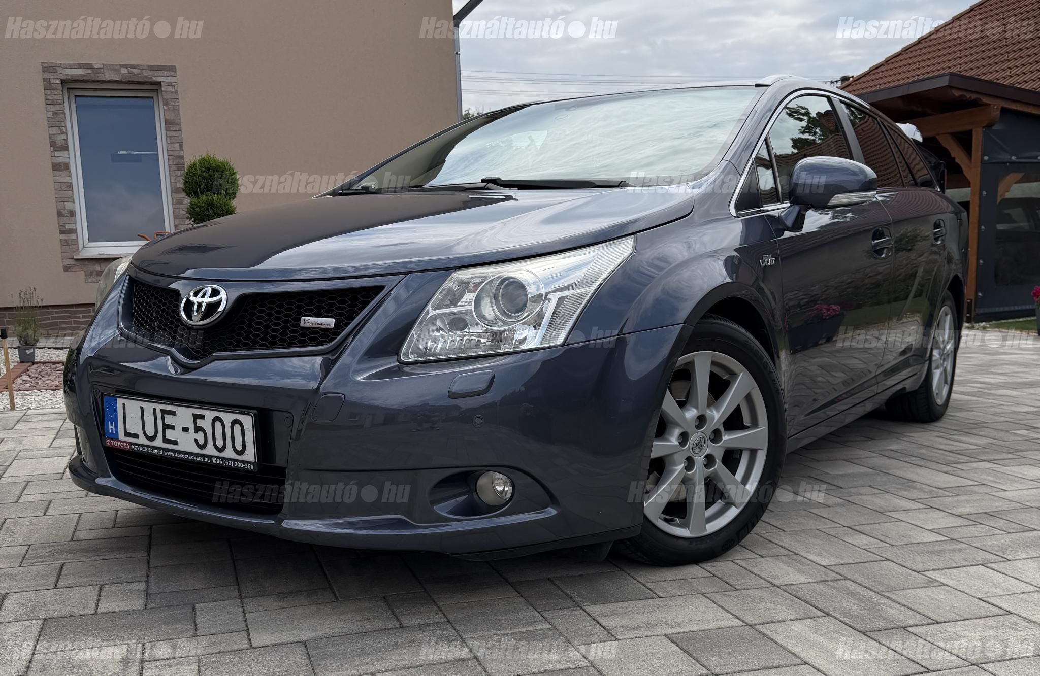 TOYOTA AVENSIS 2009 - 1