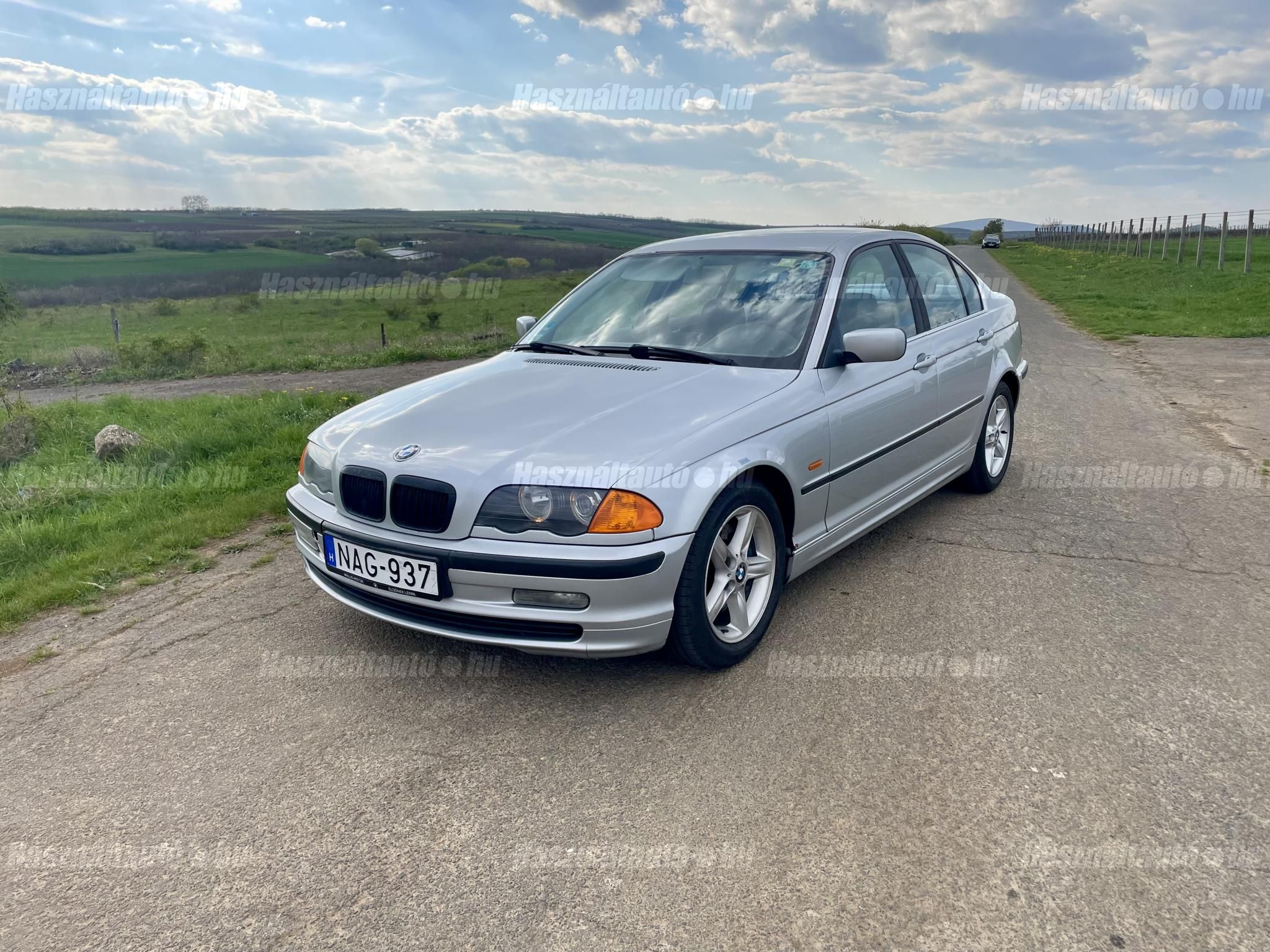 BMW 320 2001/8 - 1