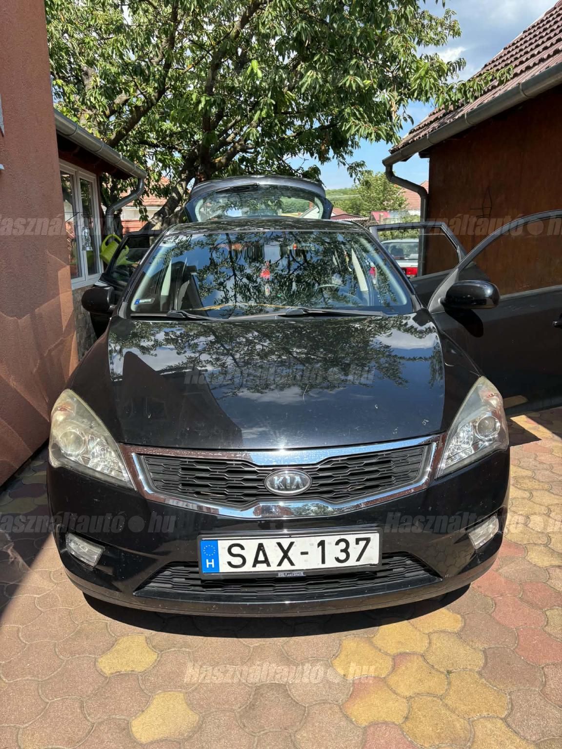 KIA CEE'D 2011/8 - 1