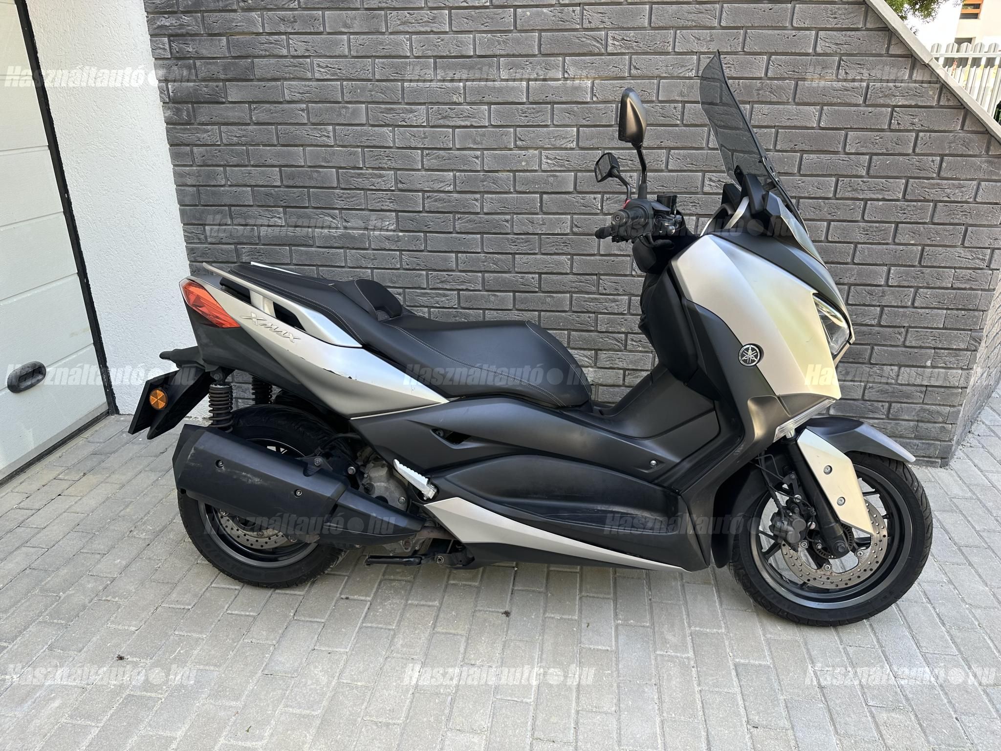 YAMAHA X-MAX 300 2019/2 - 1