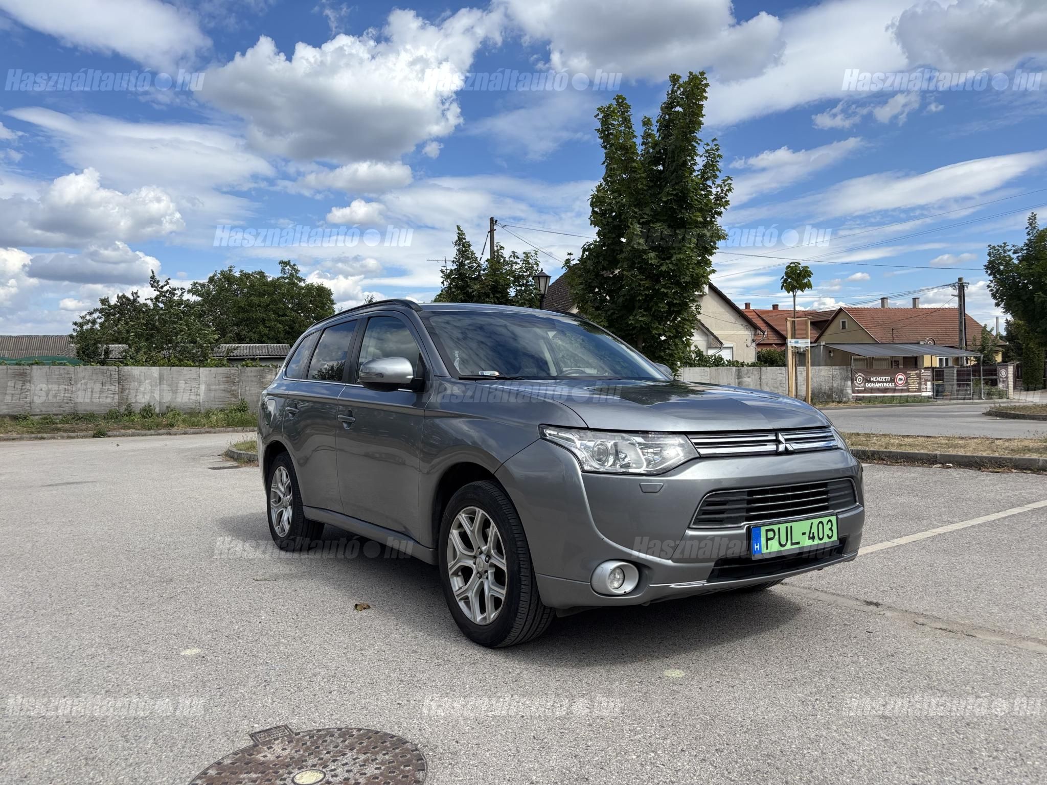 MITSUBISHI OUTLANDER 2013/12 - 1
