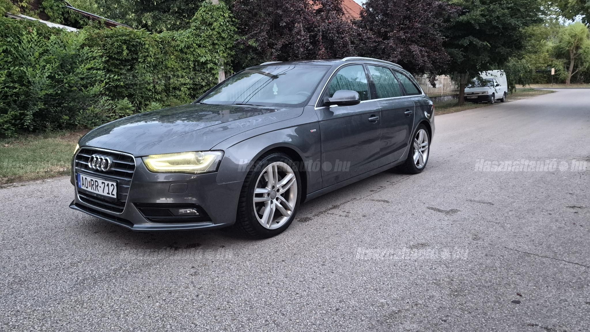 AUDI A4 2012/12 - 1