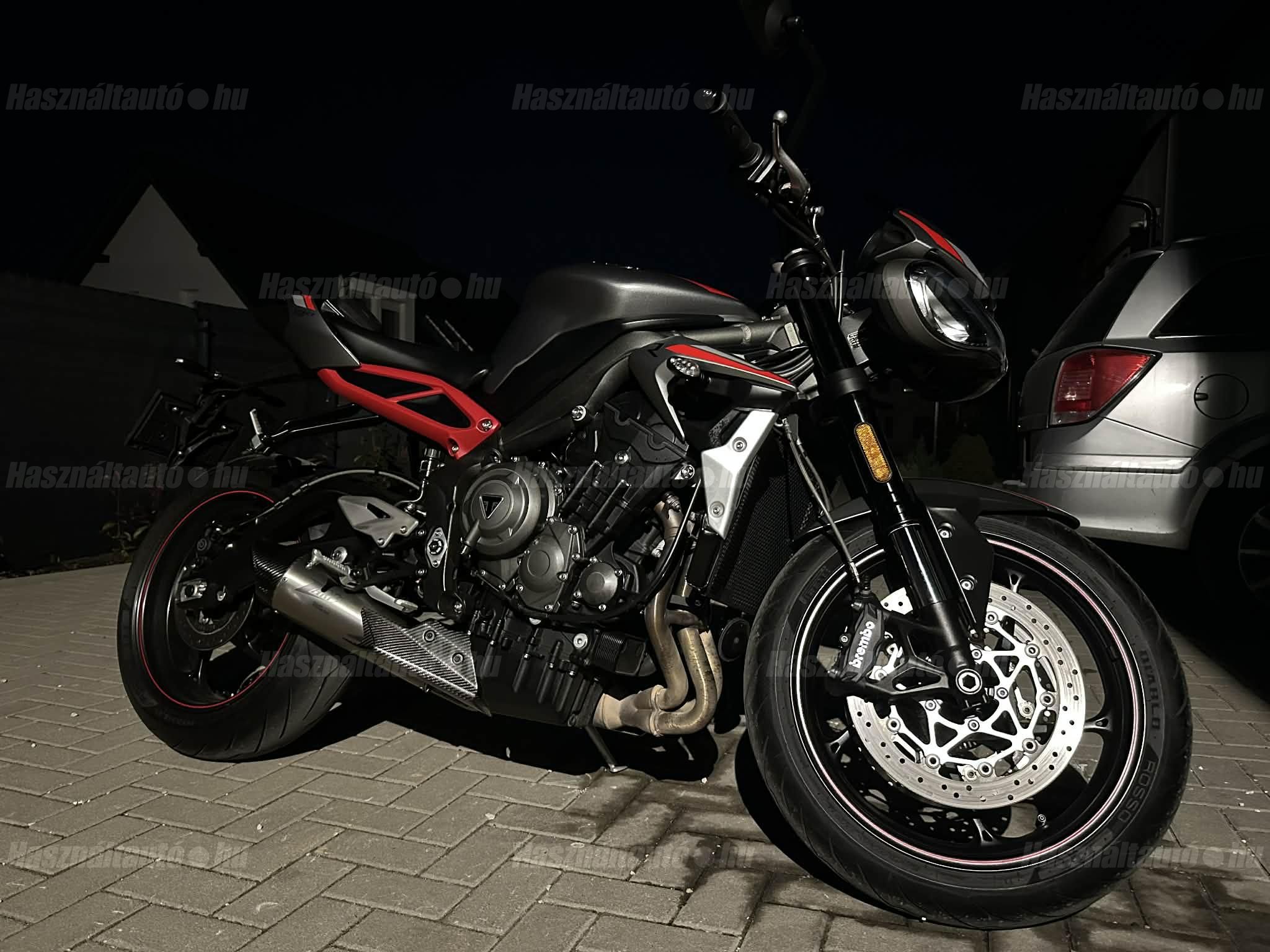 TRIUMPH STREET TRIPLE 2021/11 - 1