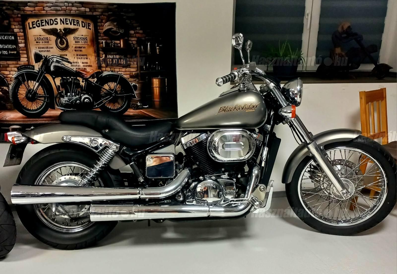 HONDA VT 750 BLACK WIDOW 2001 - 1