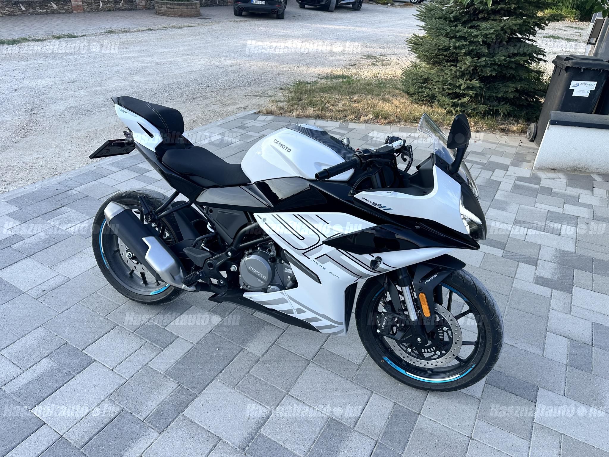 CFMOTO 300 SR 2026/6 - 1