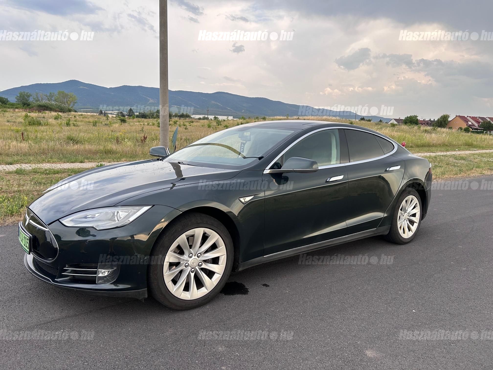 TESLA MODEL S 2015/6 - 1