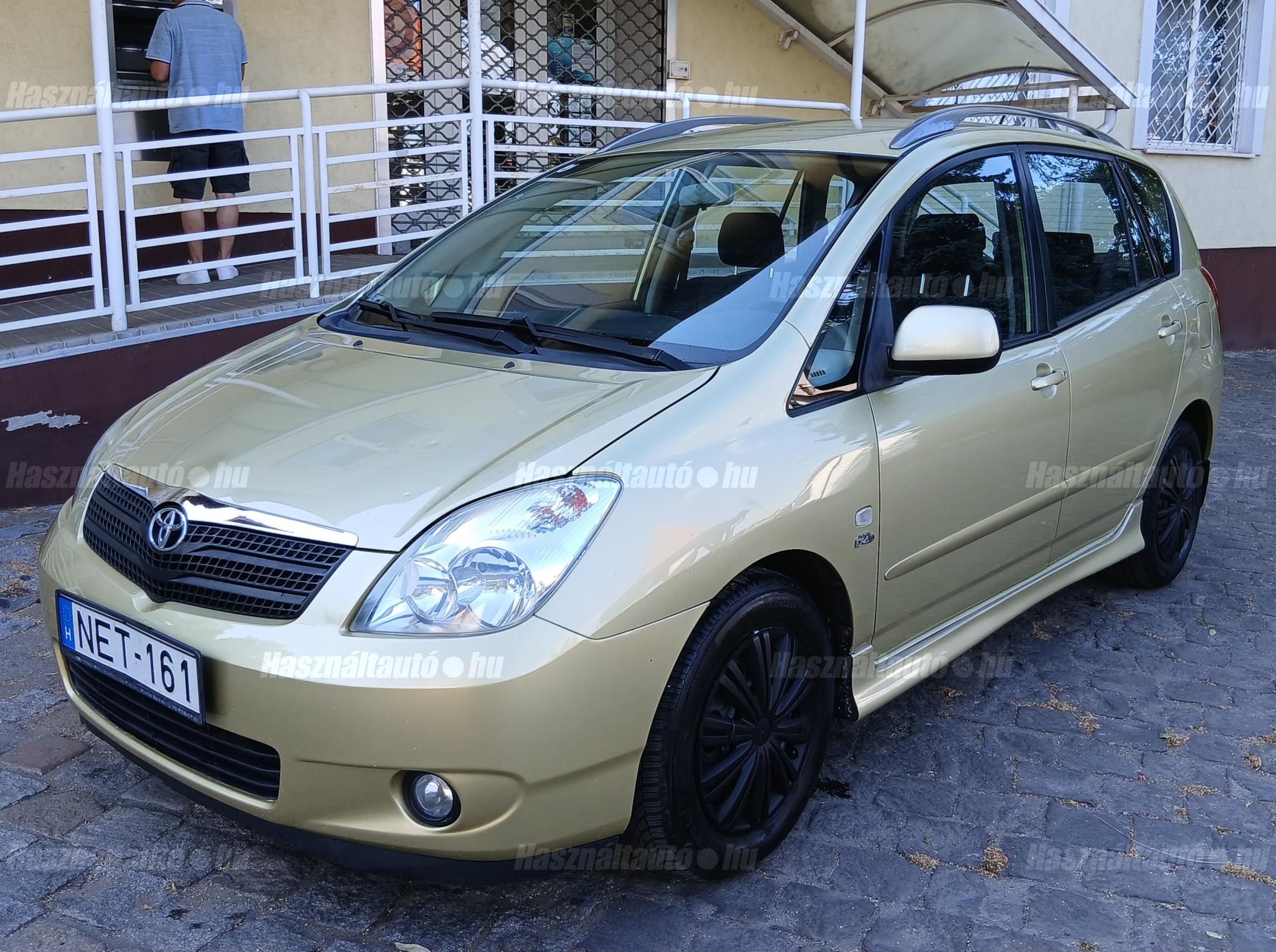 TOYOTA COROLLA VERSO 2003/3 - 1