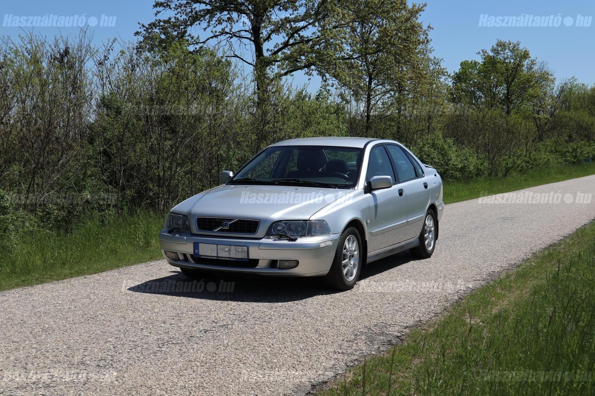VOLVO S40 2004 - 1
