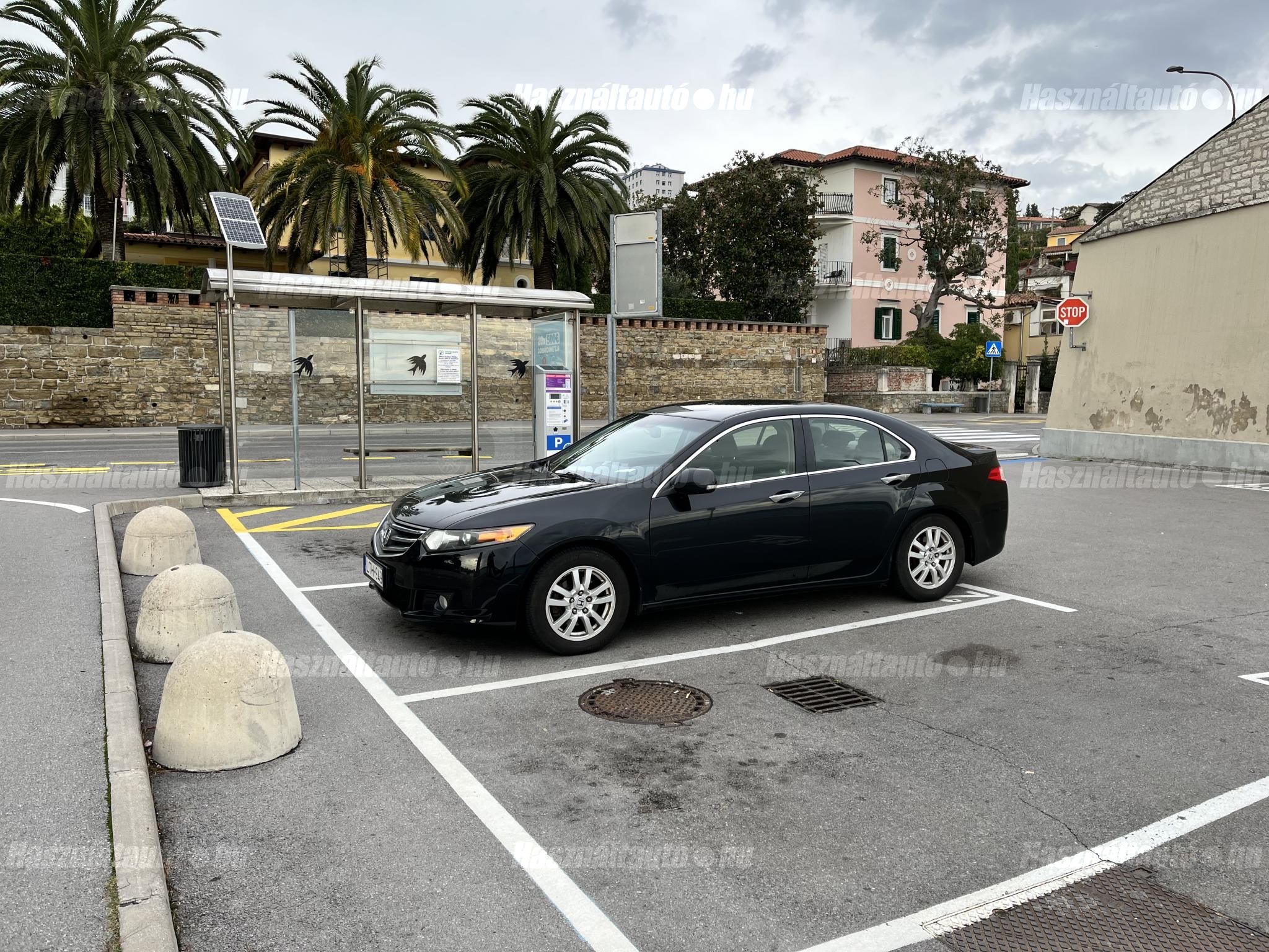 HONDA ACCORD 2010/8 - 1