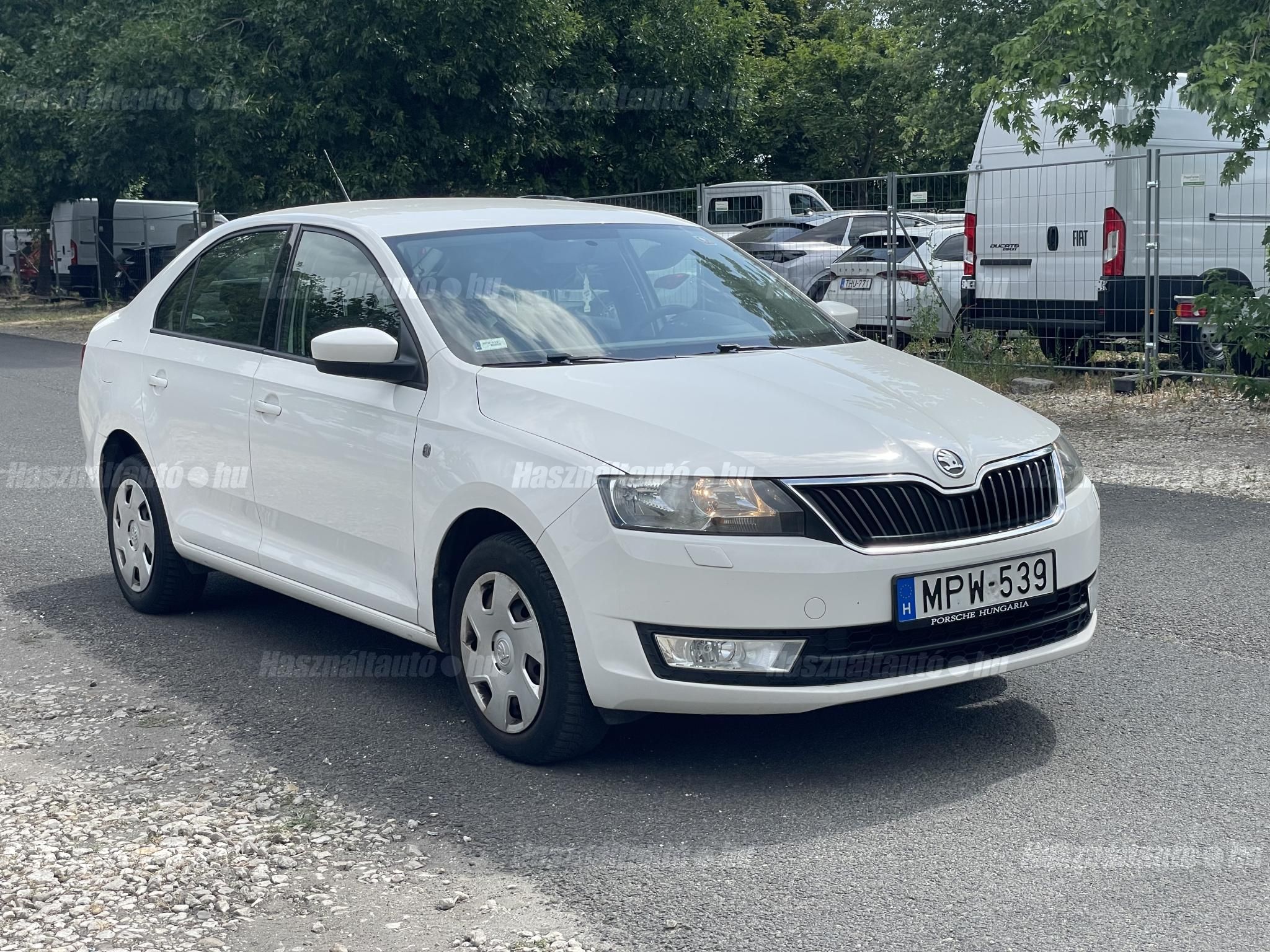 SKODA RAPID 2014 - 1