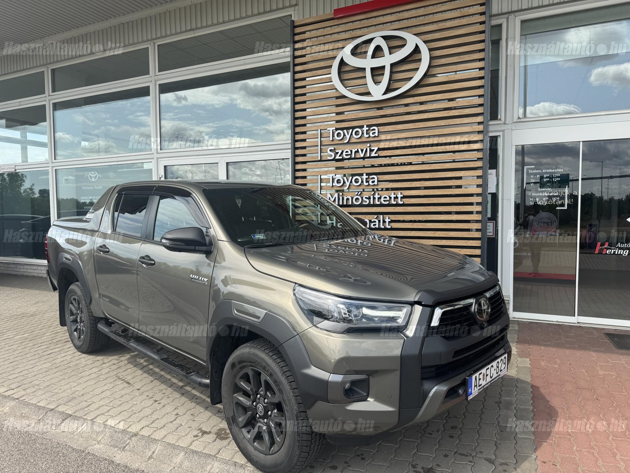 TOYOTA HILUX 2023/11 - 1