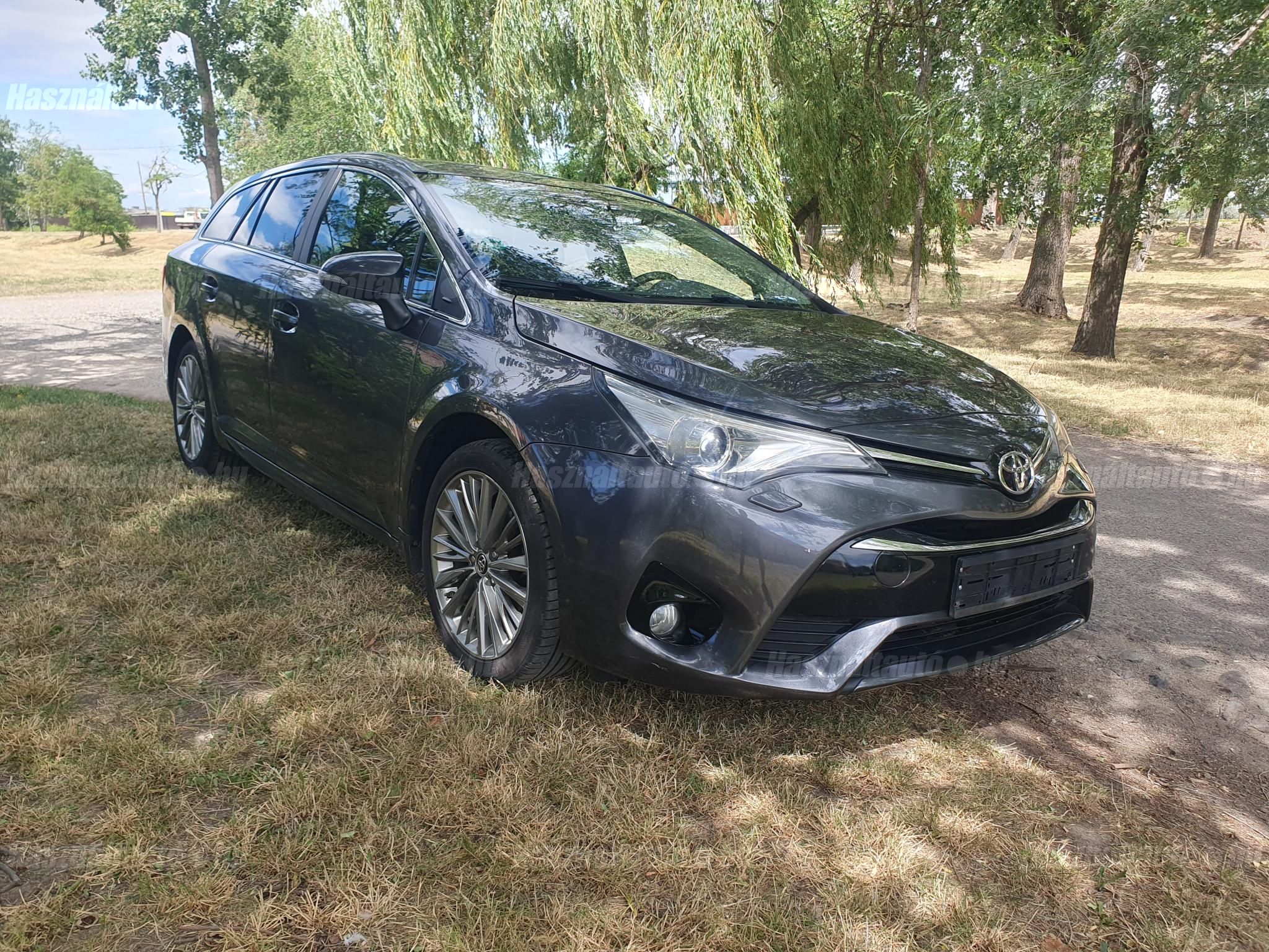 TOYOTA AVENSIS 2016/7 - 1