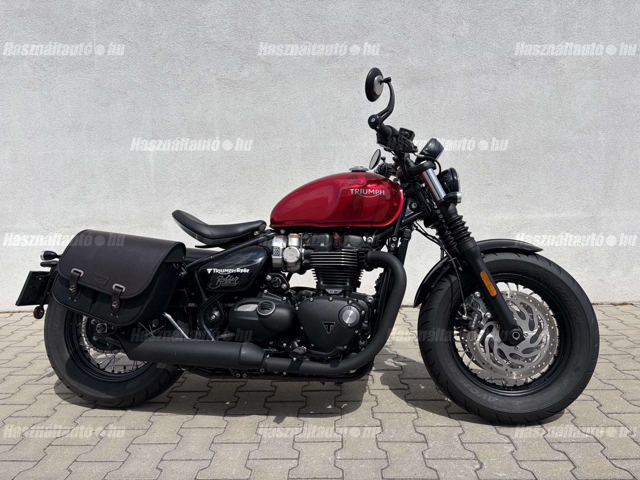 TRIUMPH BONEVILLE BOBBER 1200 2025/2 - 1
