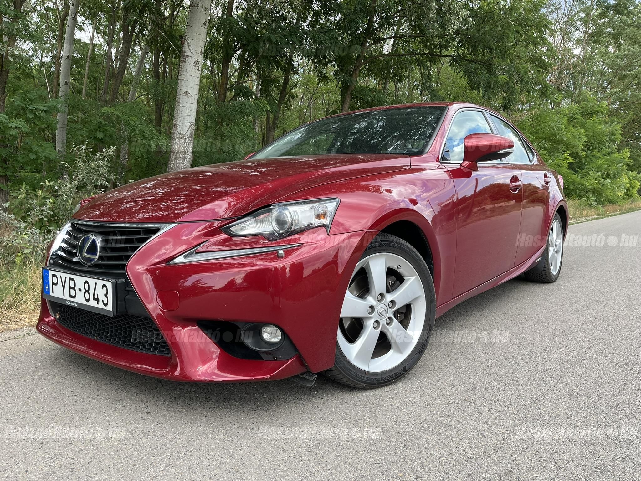 LEXUS IS 2016/7 - 1