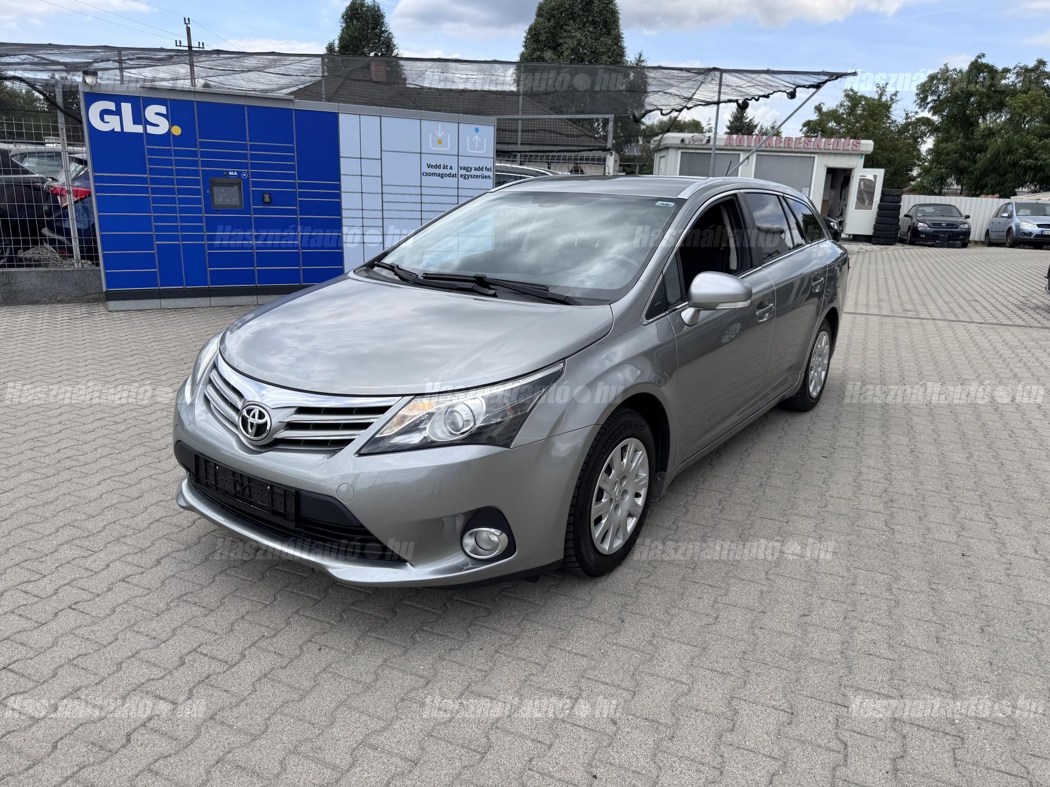 TOYOTA AVENSIS 2011/12 - 1