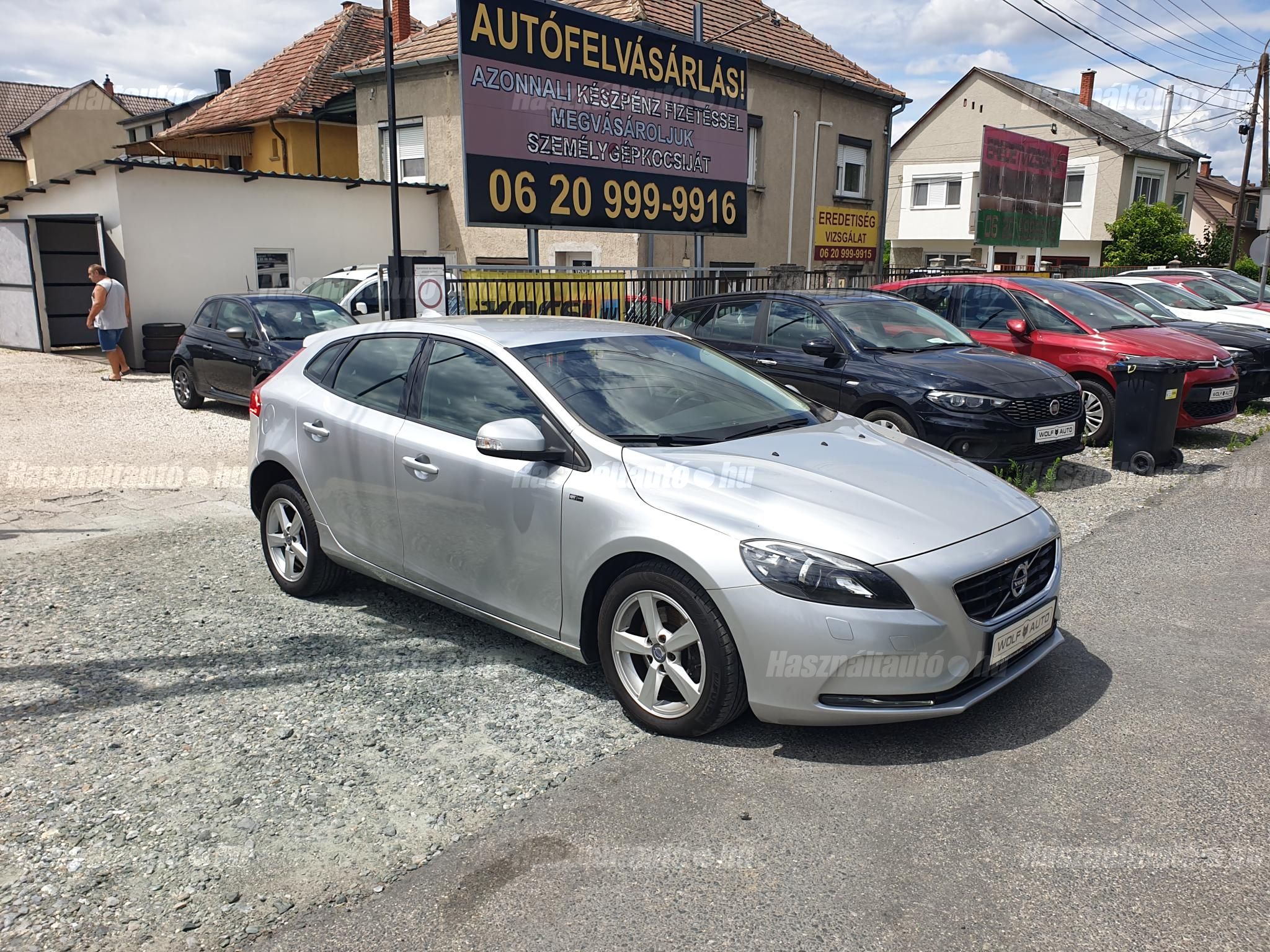 VOLVO V40 2016/2 - 1