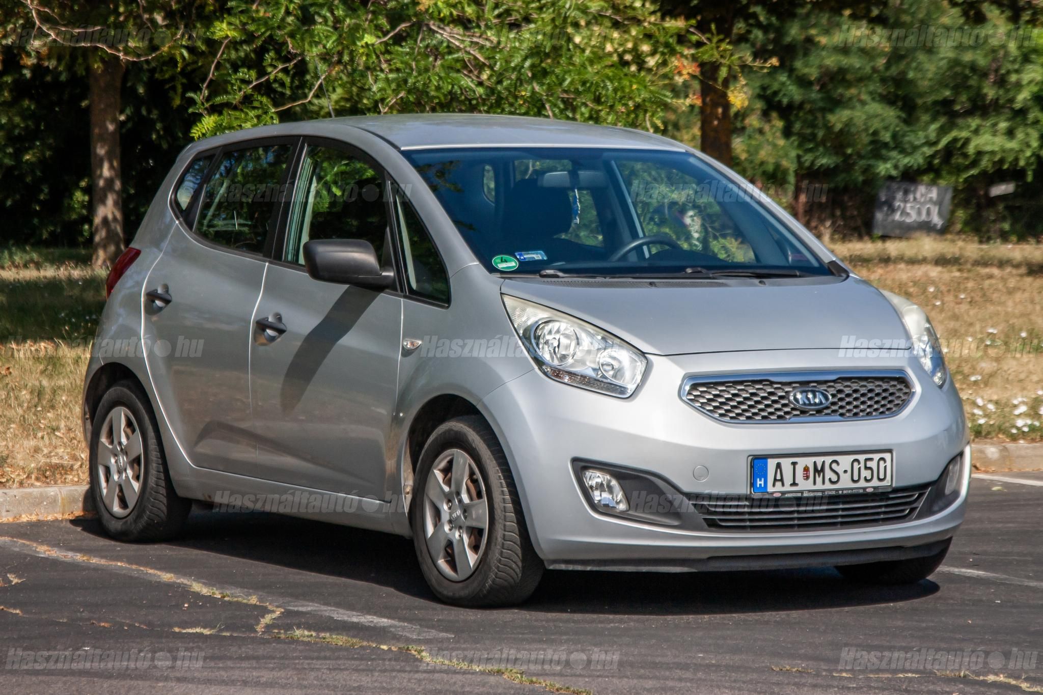 KIA VENGA 2010 - 1