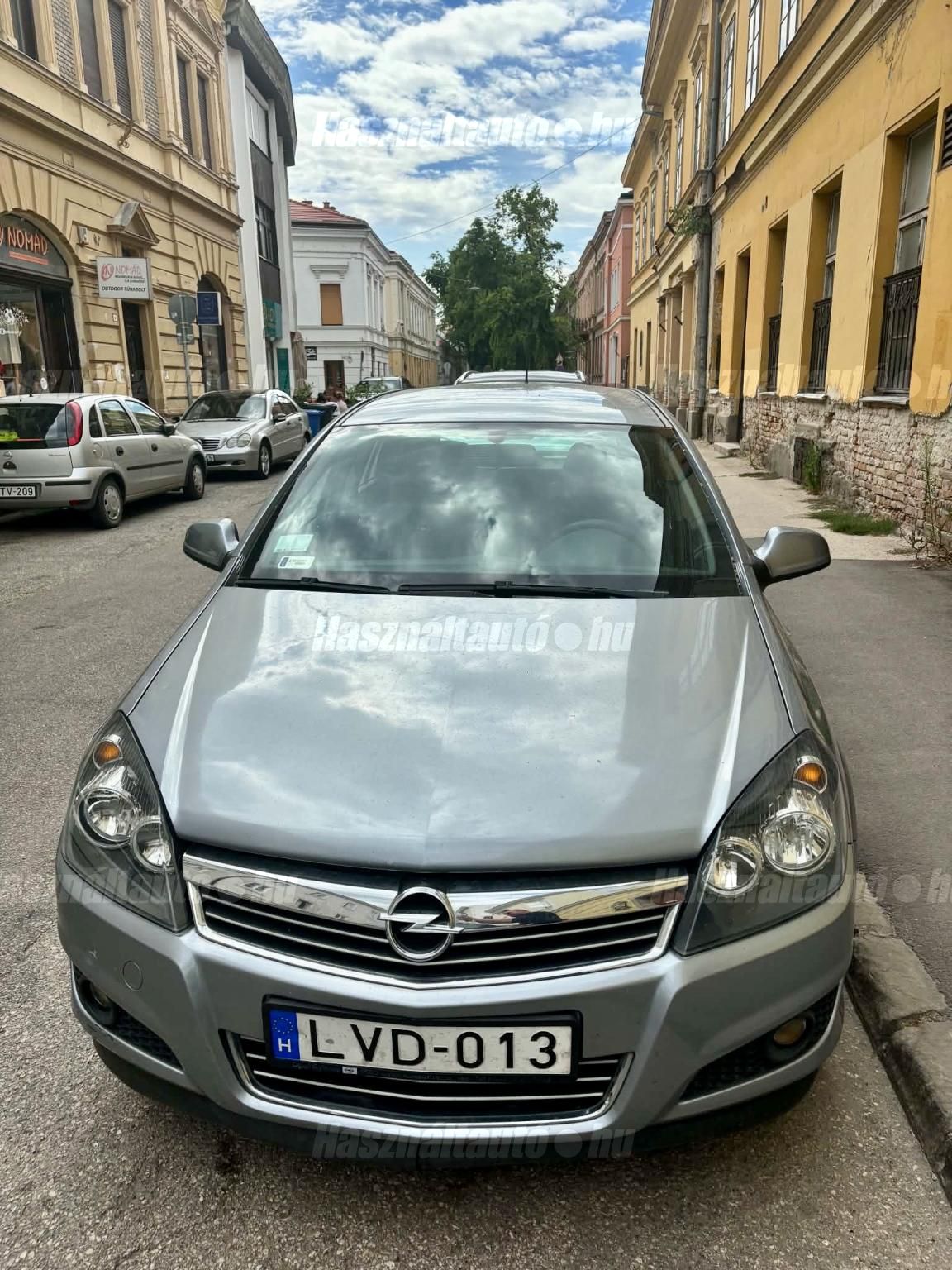 OPEL ASTRA H 2010 - 1