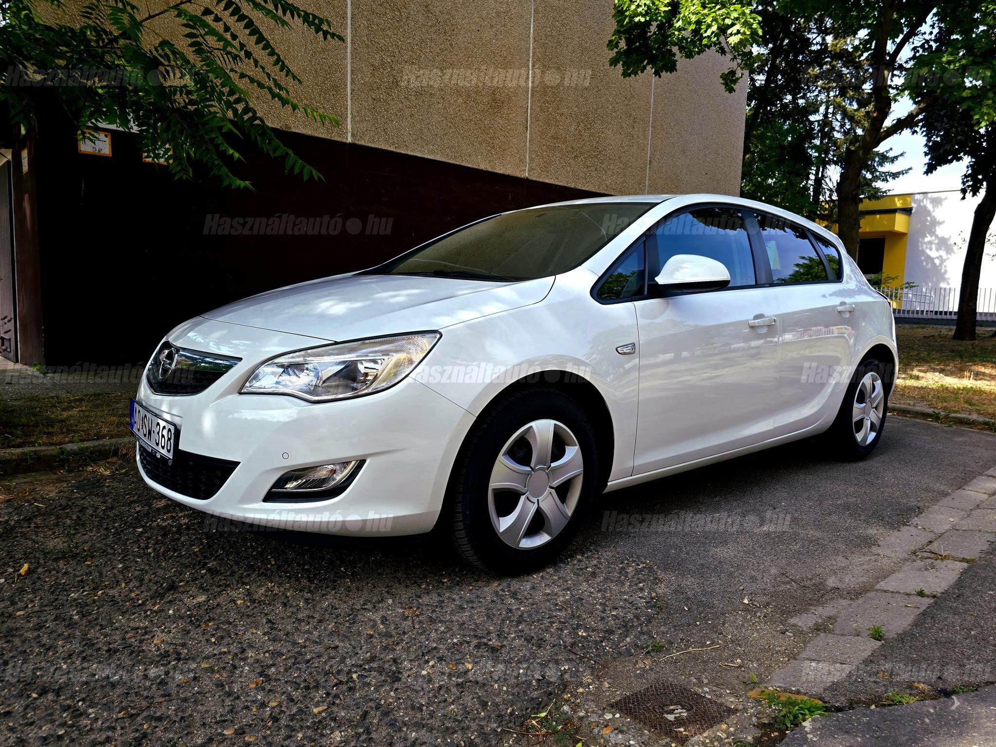 OPEL ASTRA J 2011/12 - 1