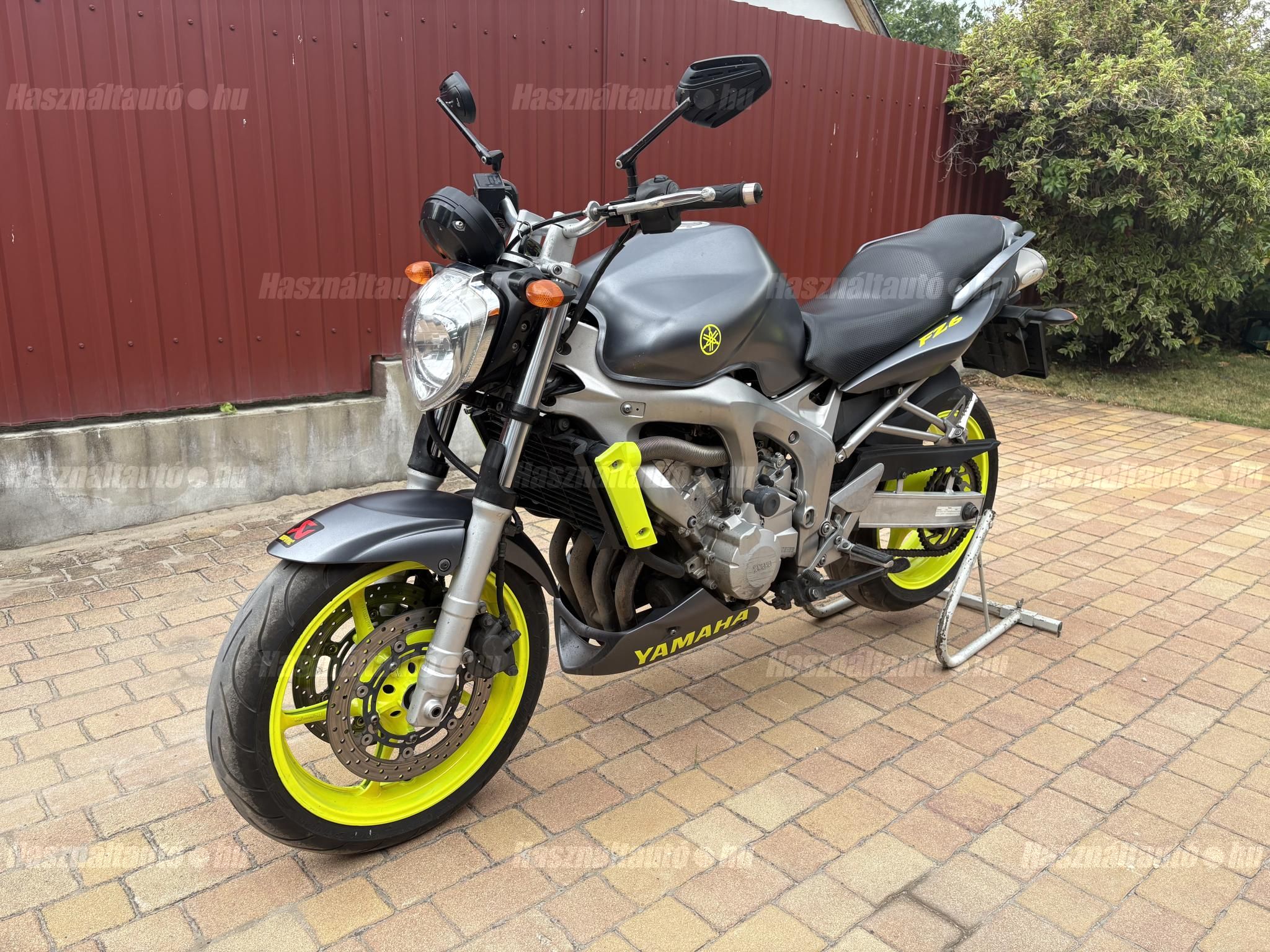 YAMAHA FZ6-N 2006/6 - 1