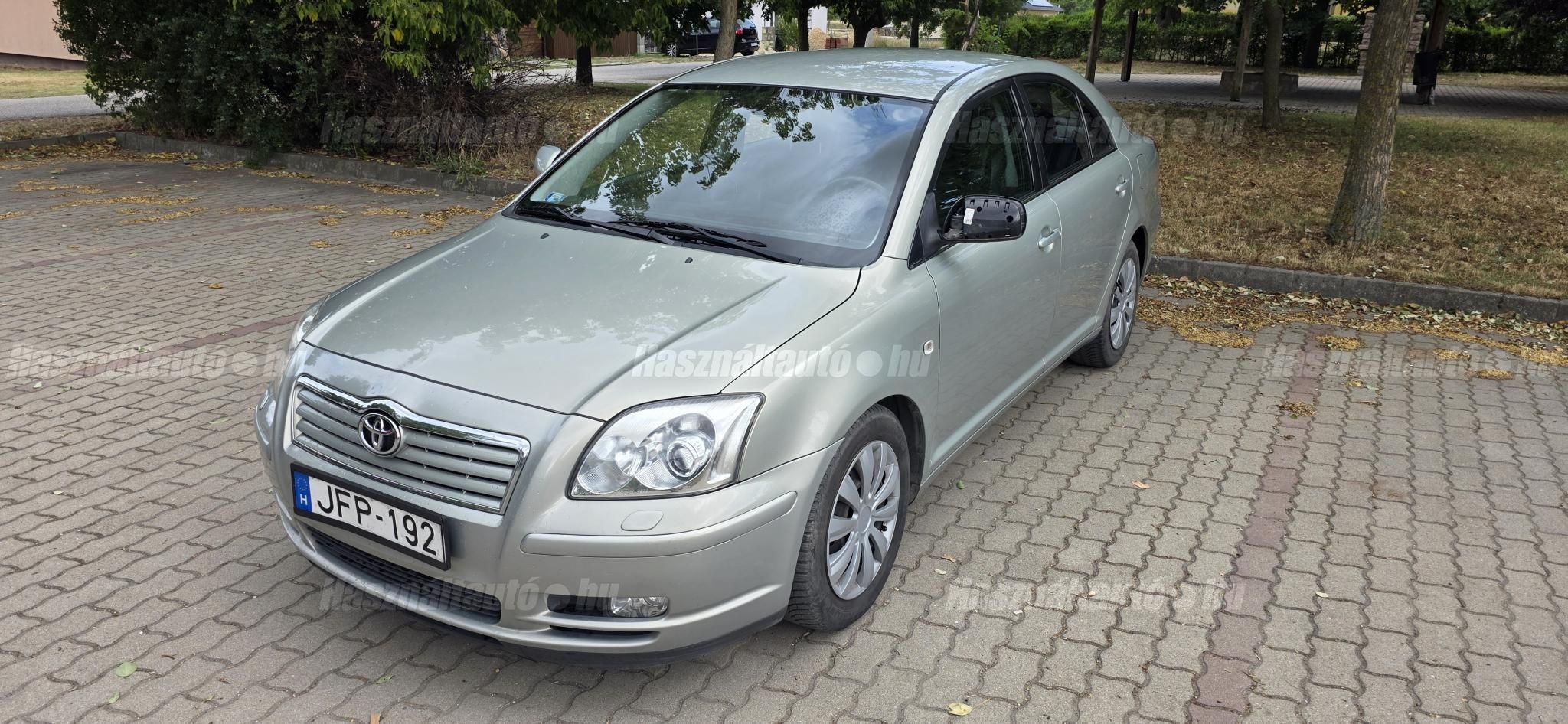 TOYOTA AVENSIS 2004/6 - 1