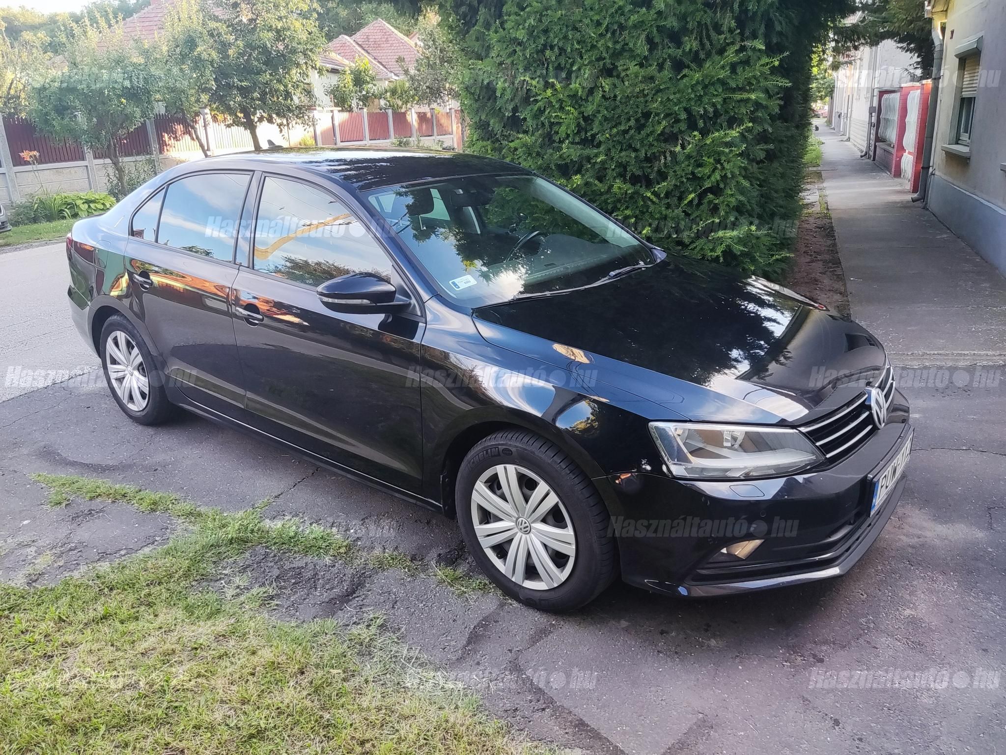 VOLKSWAGEN JETTA VI 2017/10 - 1
