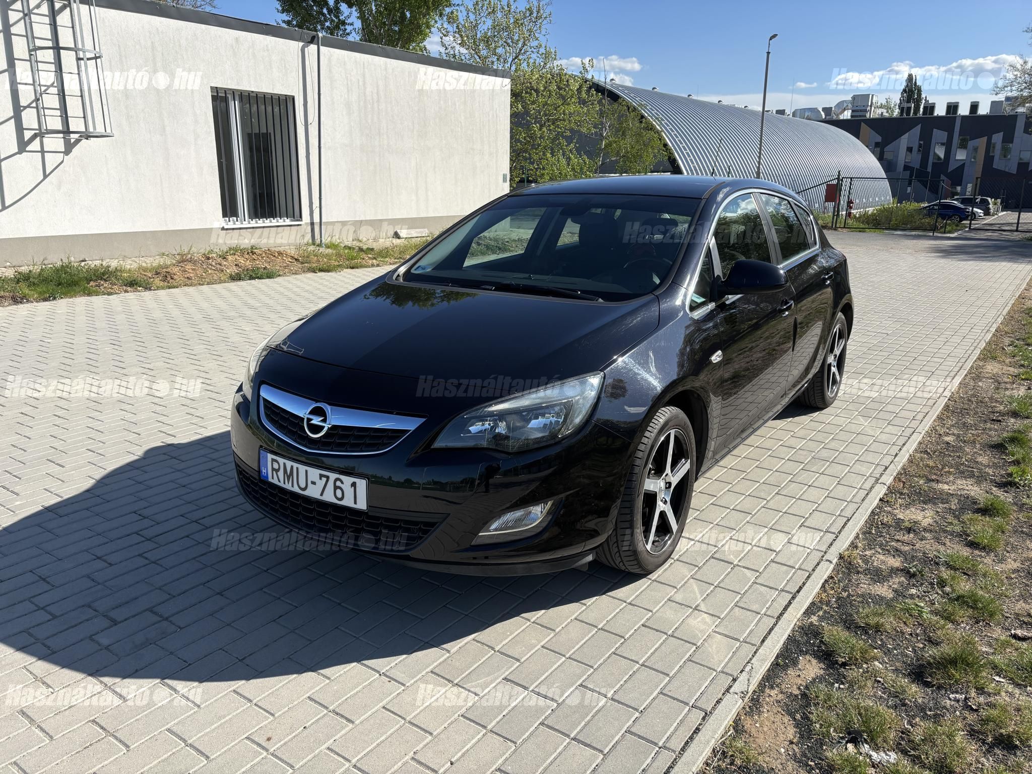 OPEL ASTRA J 2010/7 - 1