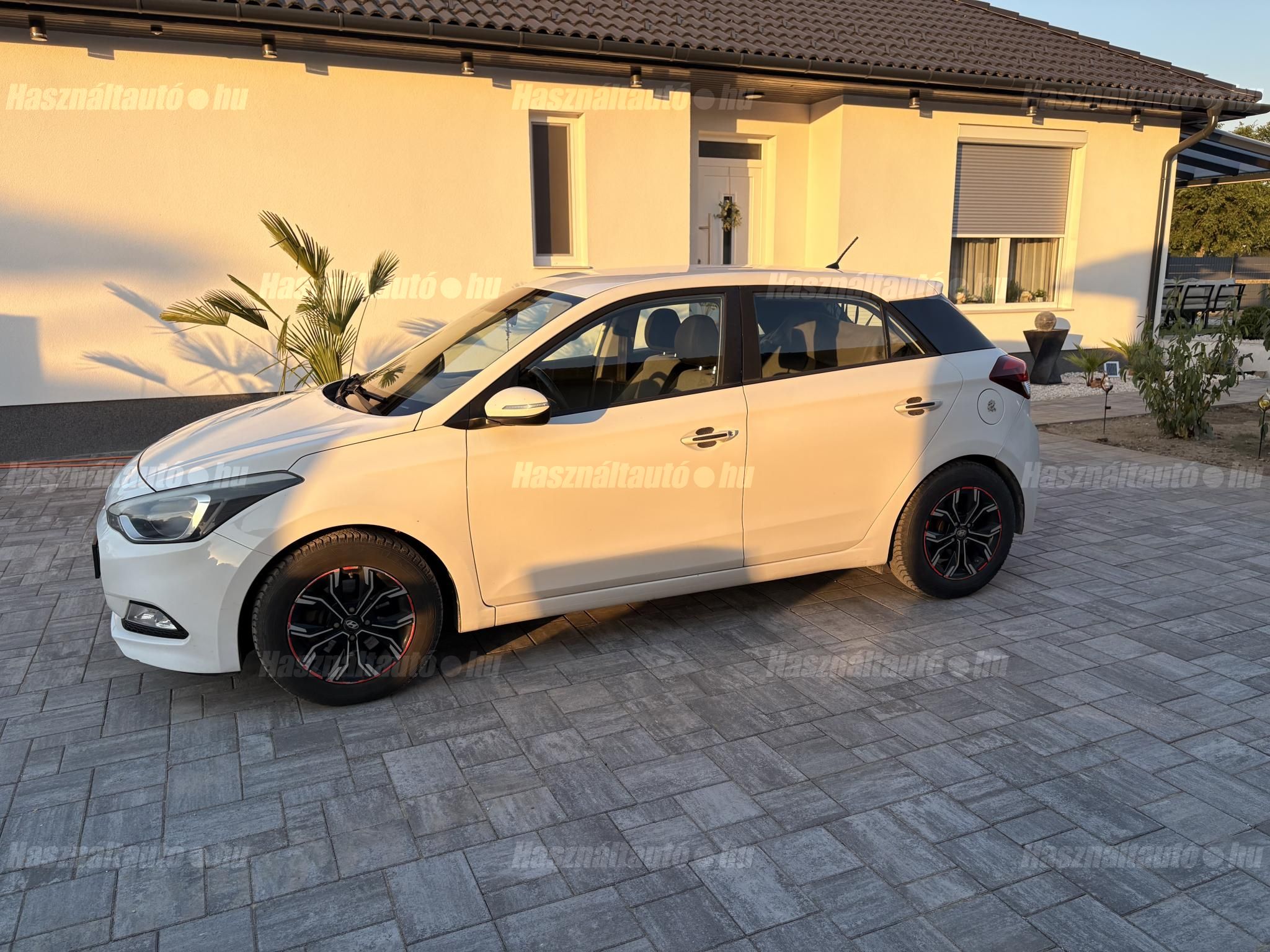 HYUNDAI I20 2015/12 - 1