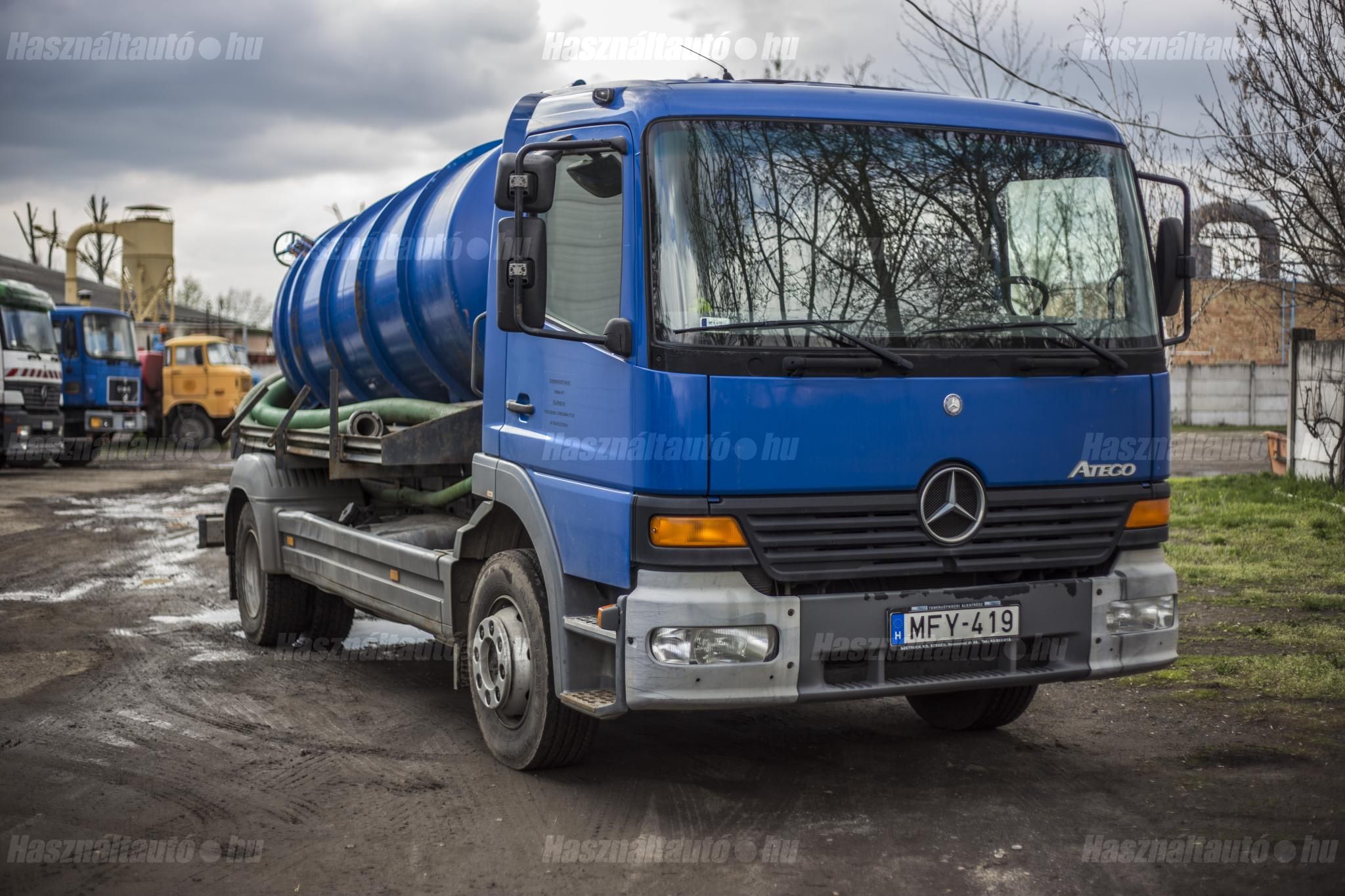 MERCEDES-BENZ 2003 - 1