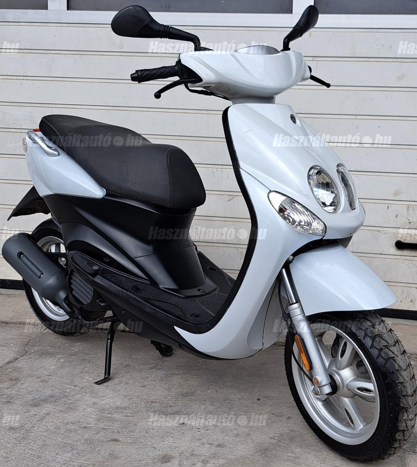 YAMAHA NEOS 2016/8 - 1