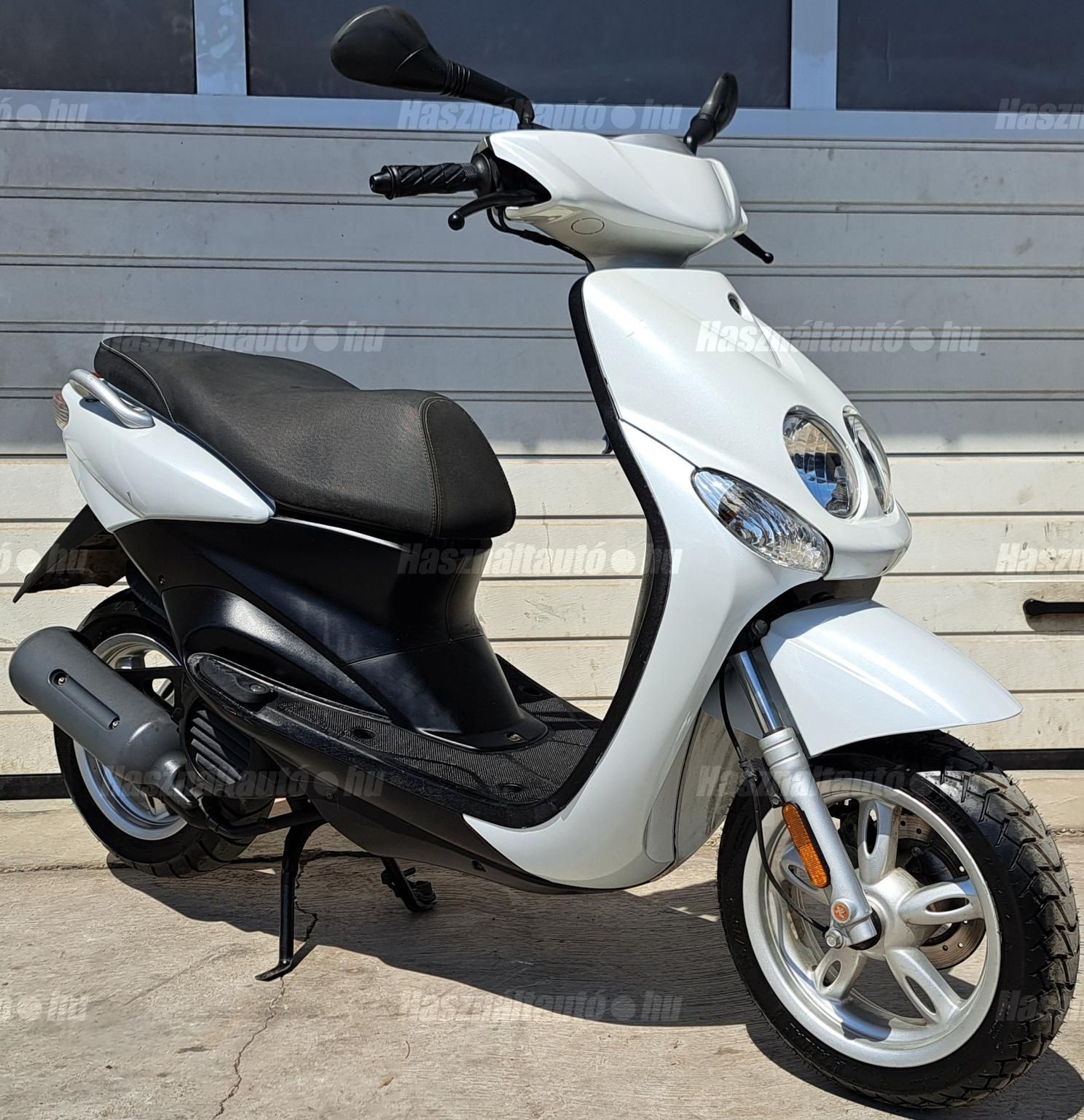YAMAHA NEOS 2016/8 - 1