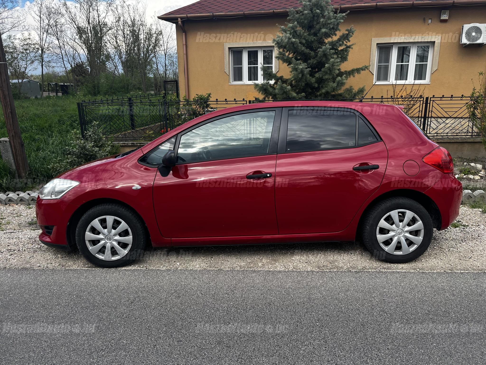 TOYOTA AURIS 2009/12 - 1