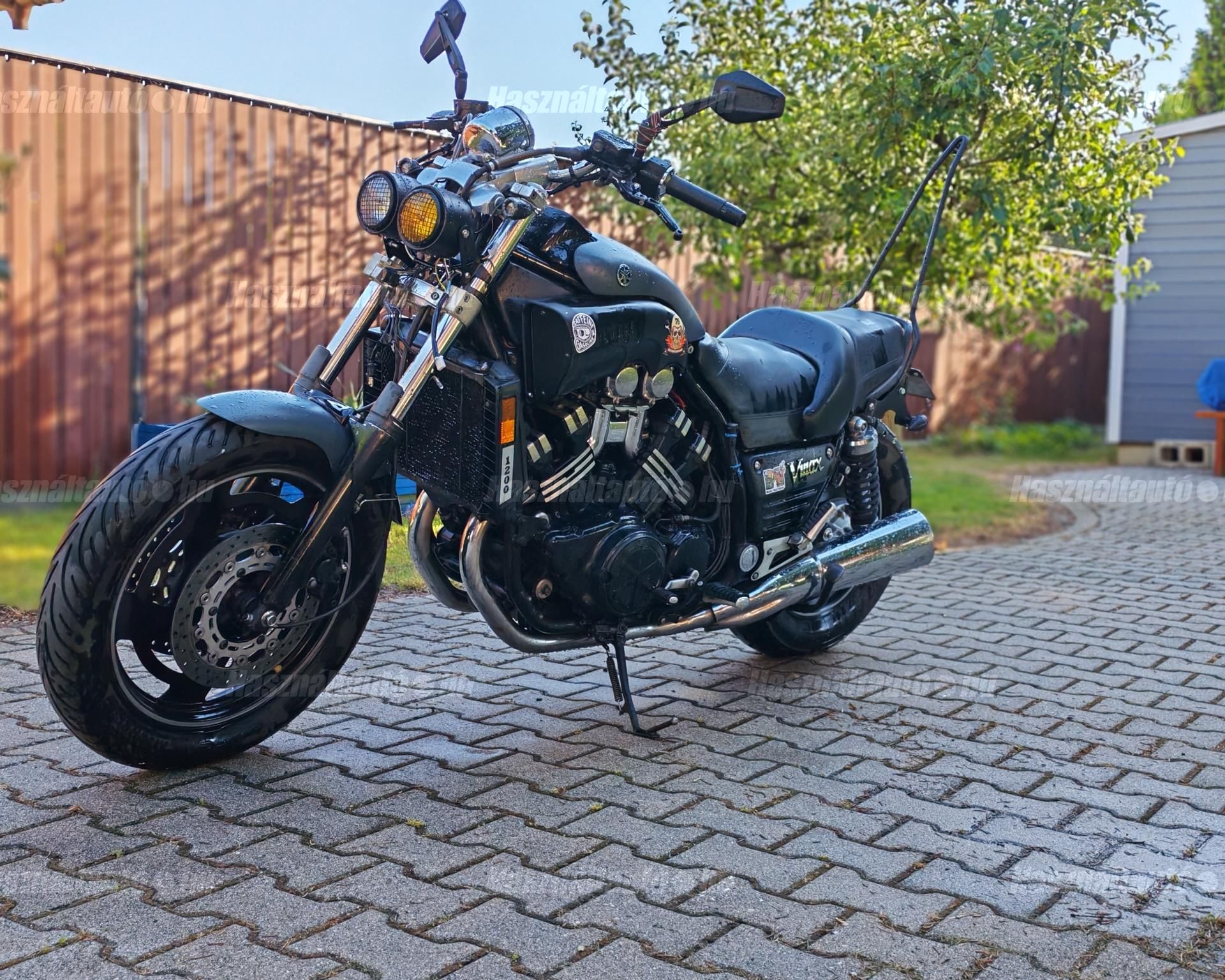 YAMAHA VMAX 1200 2002/7 - 1
