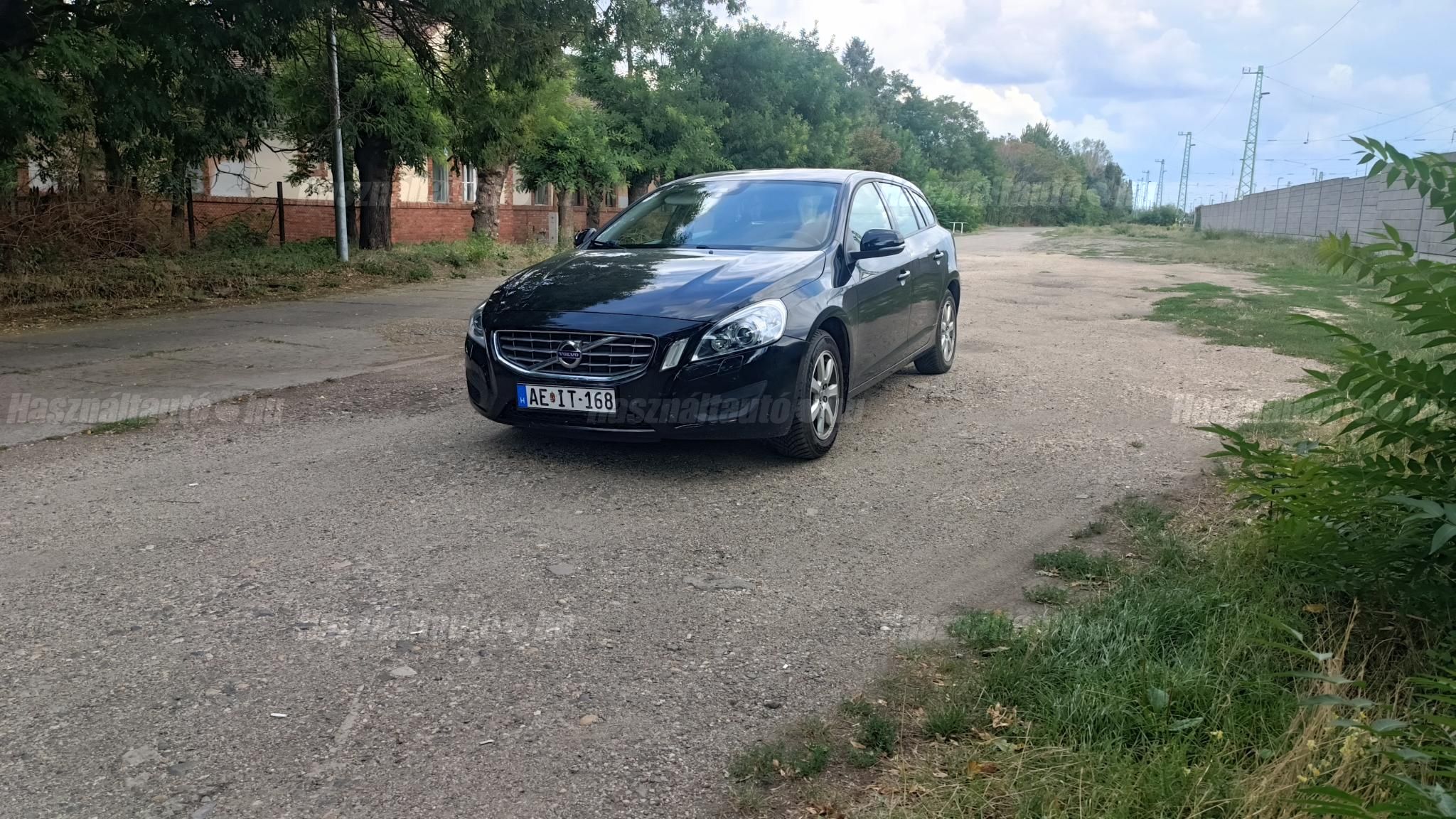 VOLVO V60 2012 - 1