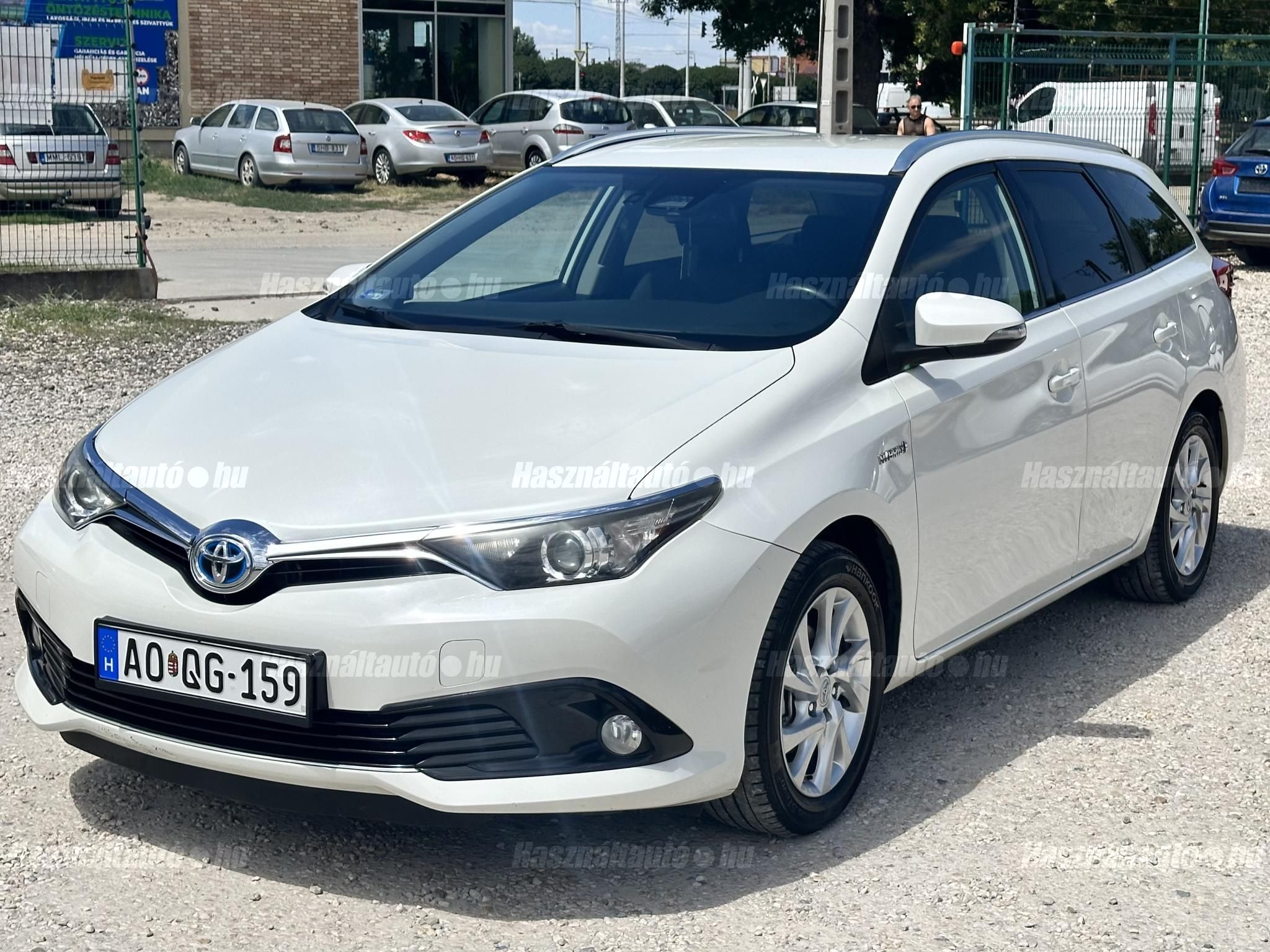 TOYOTA AURIS 2016/8 - 1