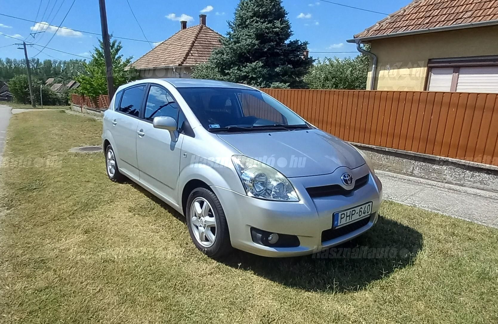 TOYOTA COROLLA VERSO 2008/6 - 1