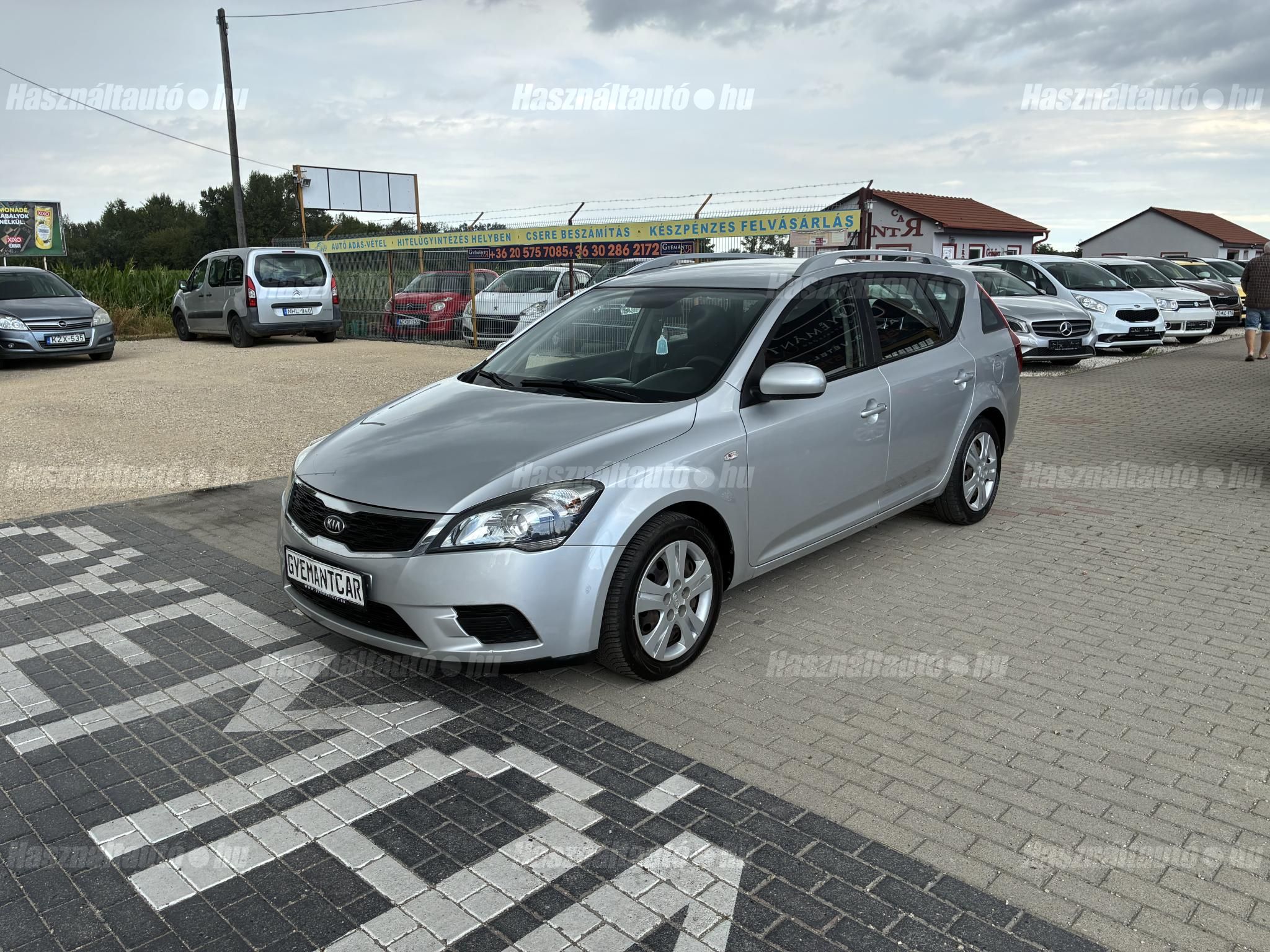 KIA CEE'D 2010/10 - 1