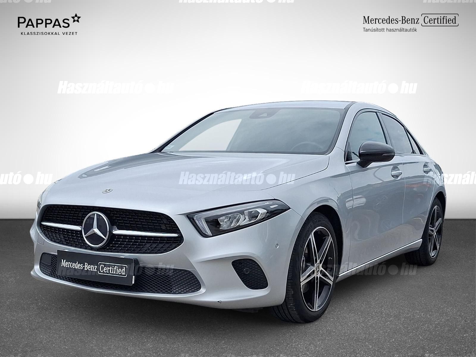 MERCEDES-BENZ A 180 2022/12 - 1