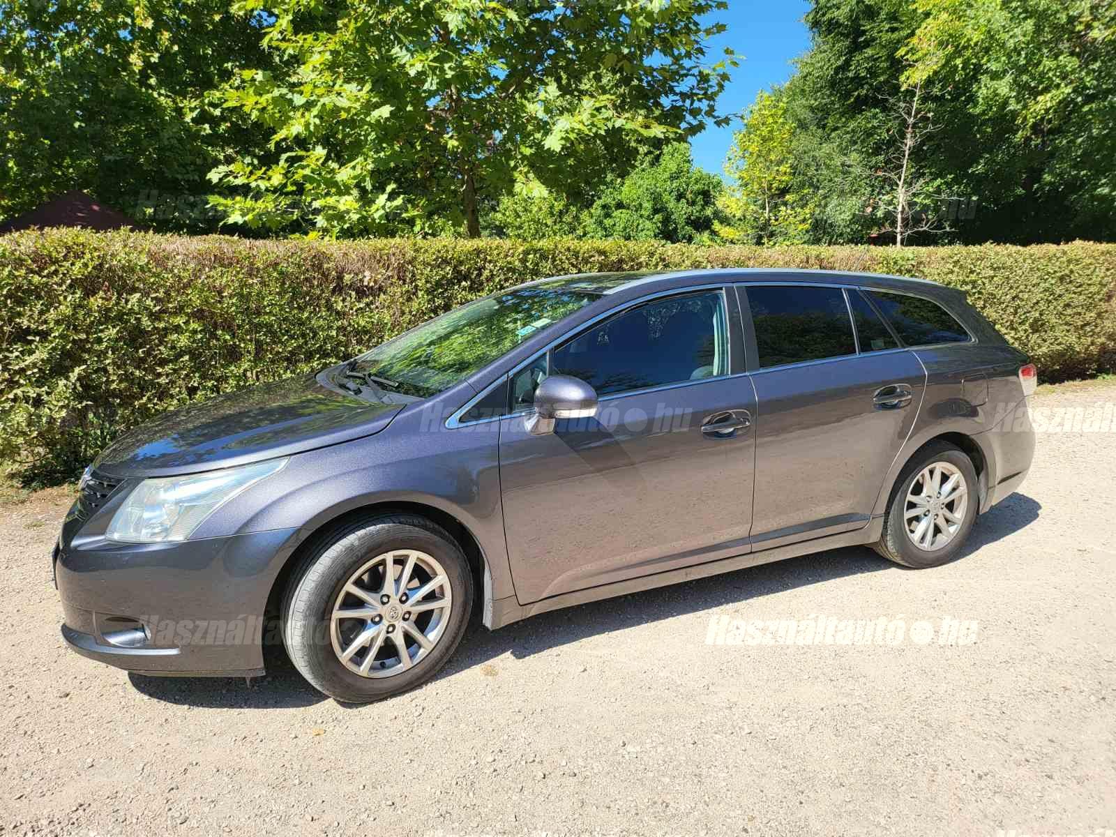 TOYOTA AVENSIS 2010/5 - 1