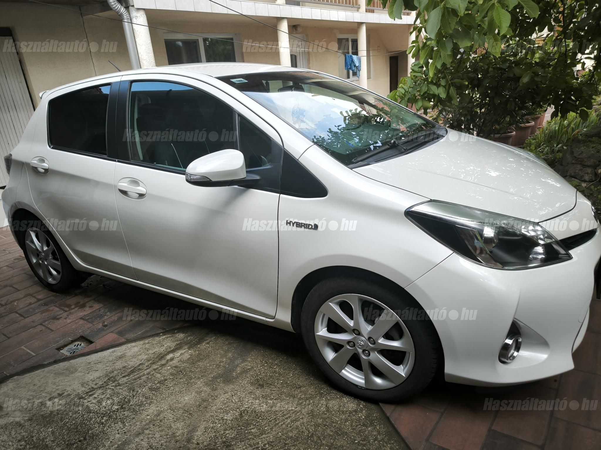 TOYOTA YARIS 2013/3 - 1