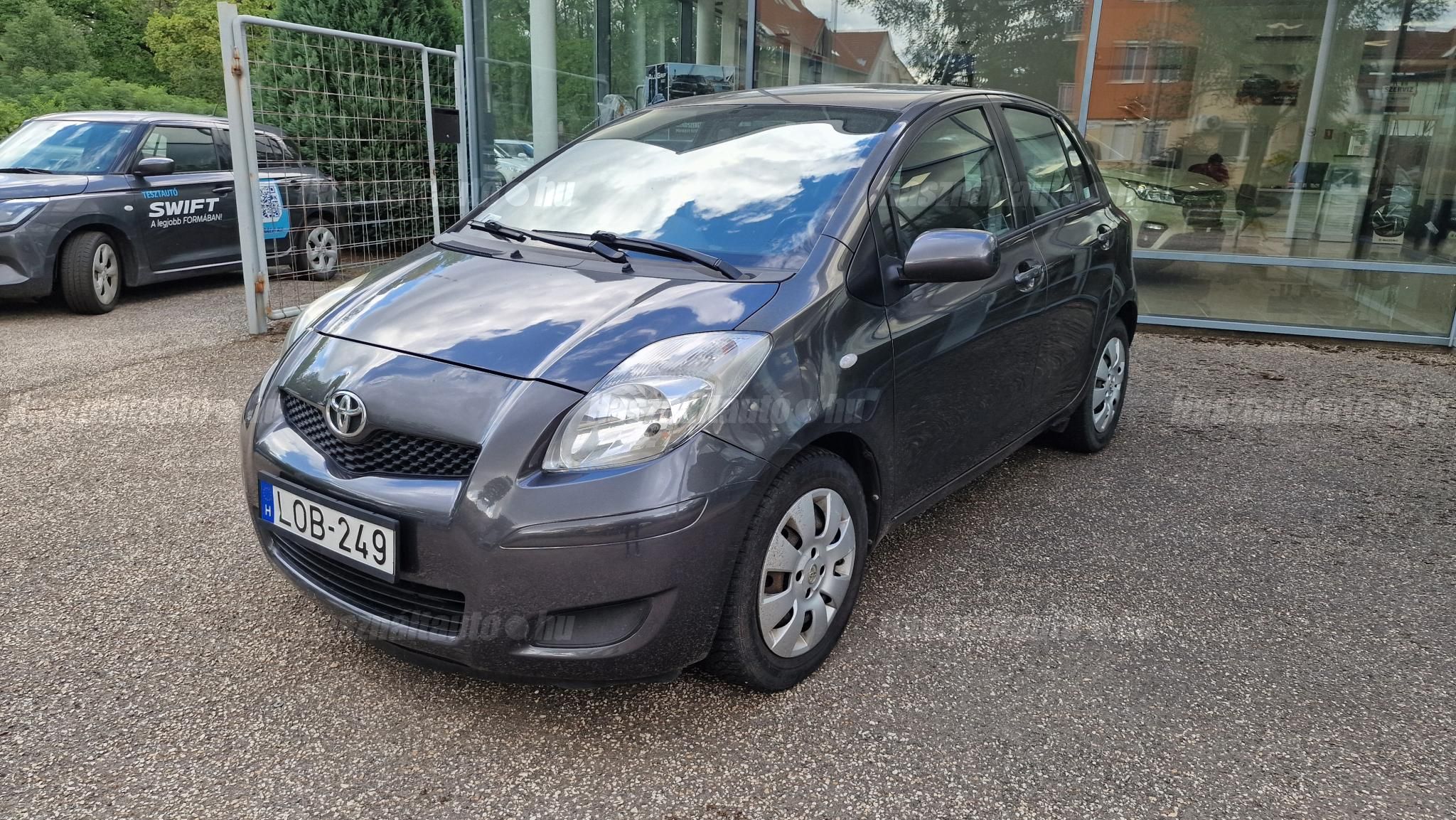 TOYOTA YARIS 2009/6 - 1
