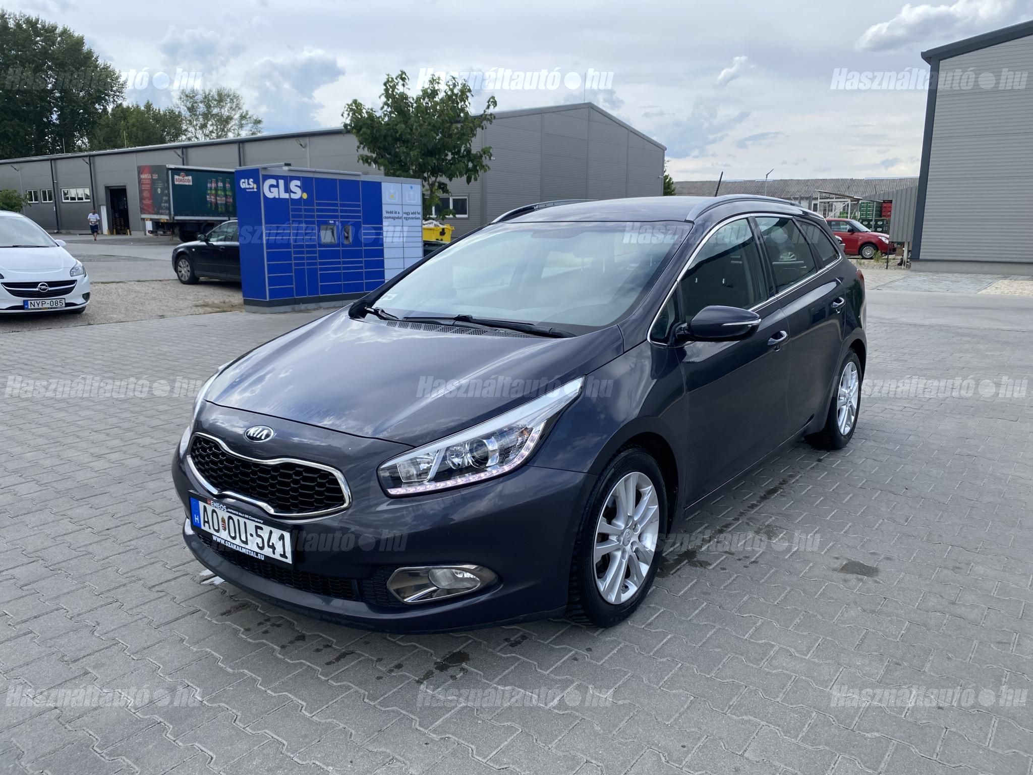 KIA CEE'D 2015/5 - 1