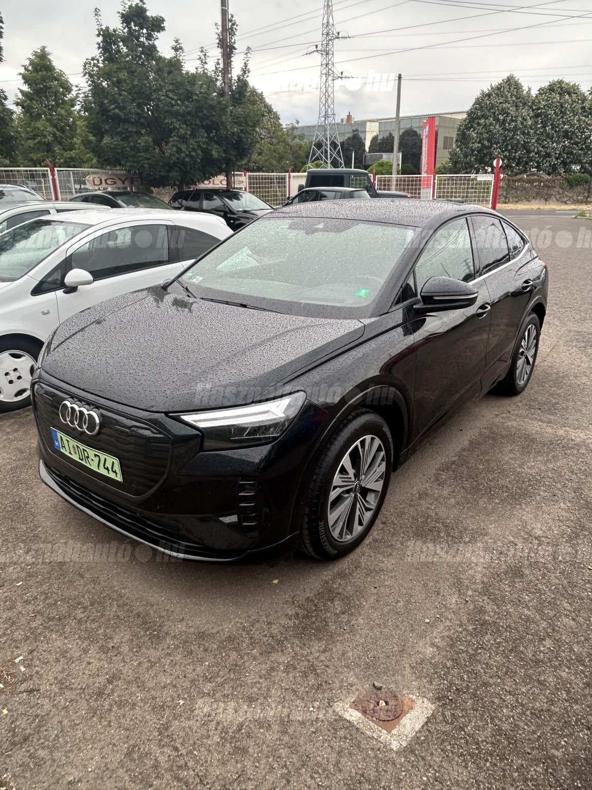 AUDI Q4 2022/11 - 1