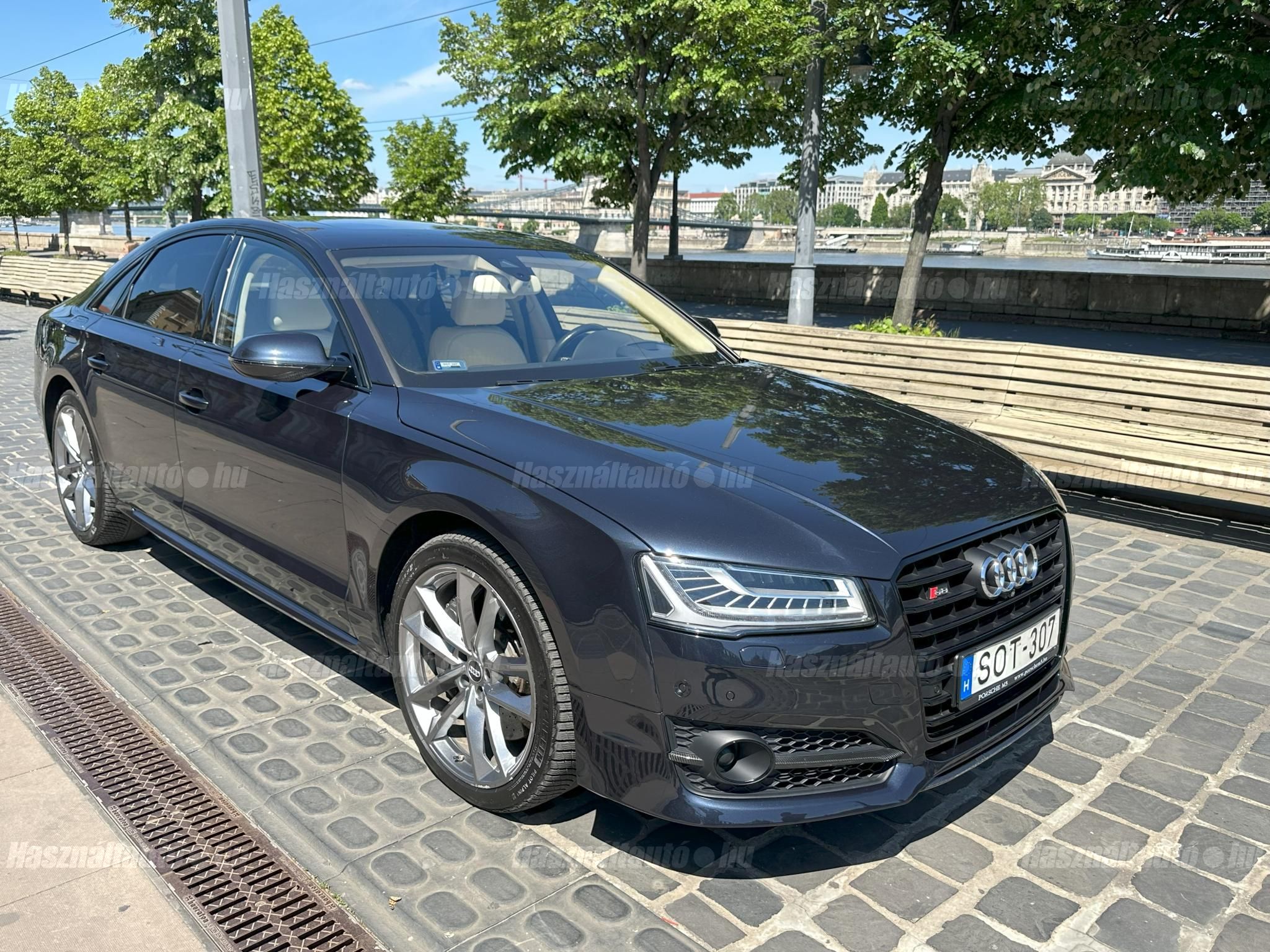 AUDI S8 2017/10 - 1