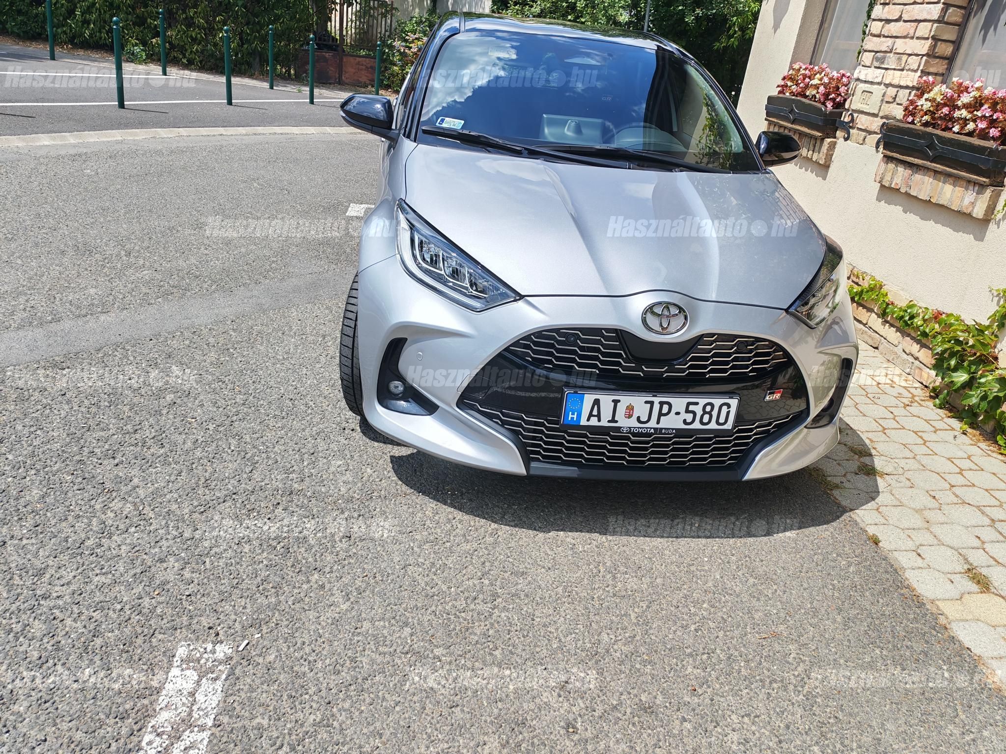 TOYOTA YARIS 2024/10 - 1