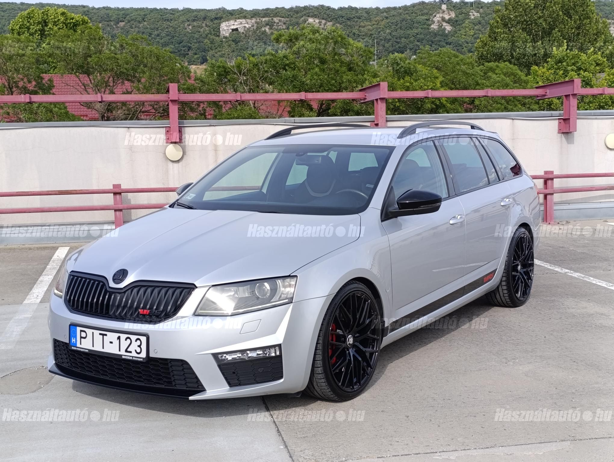 SKODA OCTAVIA 2013 - 1