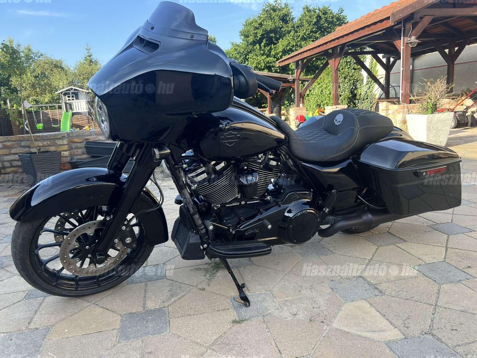 HARLEY-DAVIDSON STREET GLIDE SPECIAL 2018/1 - 1